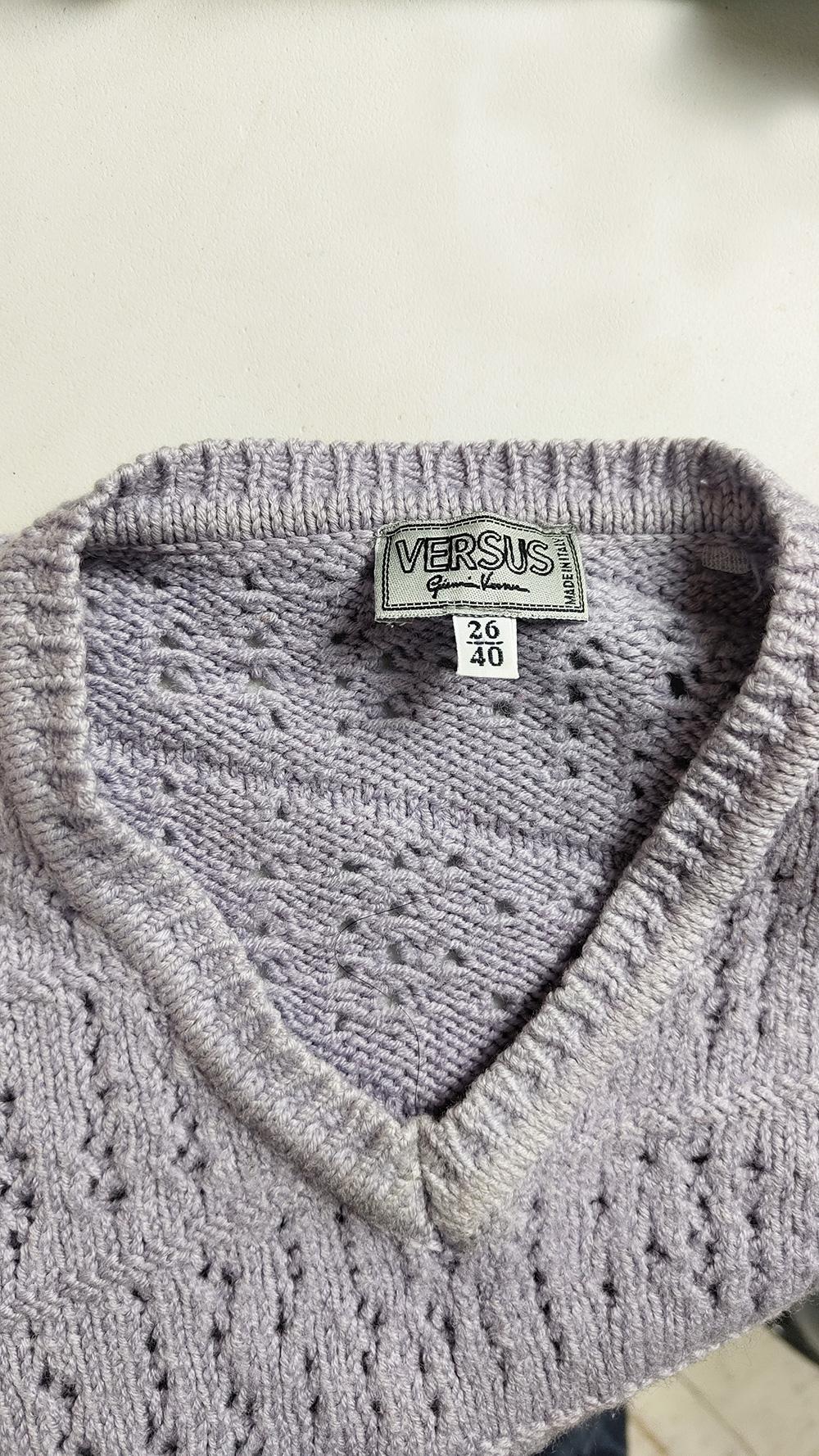 Women's Gianni Versace Versus Pastel Purple Lavender Virgin Wool Knit Sweater Jumper For Sale