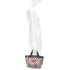 GIANNI VERSACE Vintage 1990er Schachbrett-Tragetasche mit Barockvasen-Lederbesatz