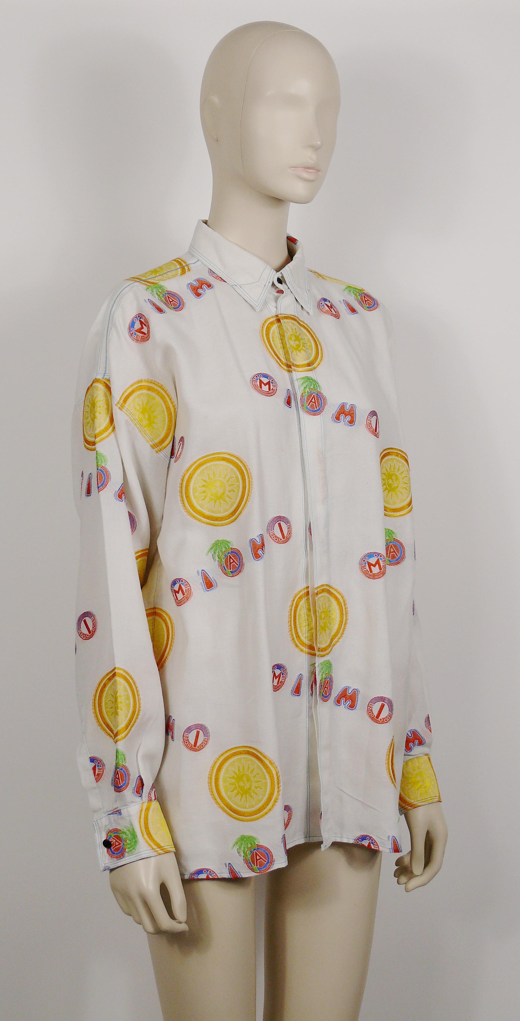 Chemise blanche MIAMI GIANNI VERSACE vintage des années 1990 avec des soleils 
