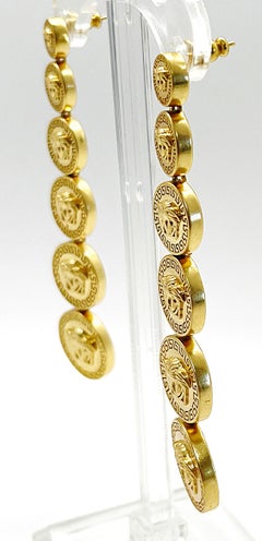 Gianni Versace Vintage 2000s Y2K Gold Logo Medusa Head Dangle Pierce Ohrringe