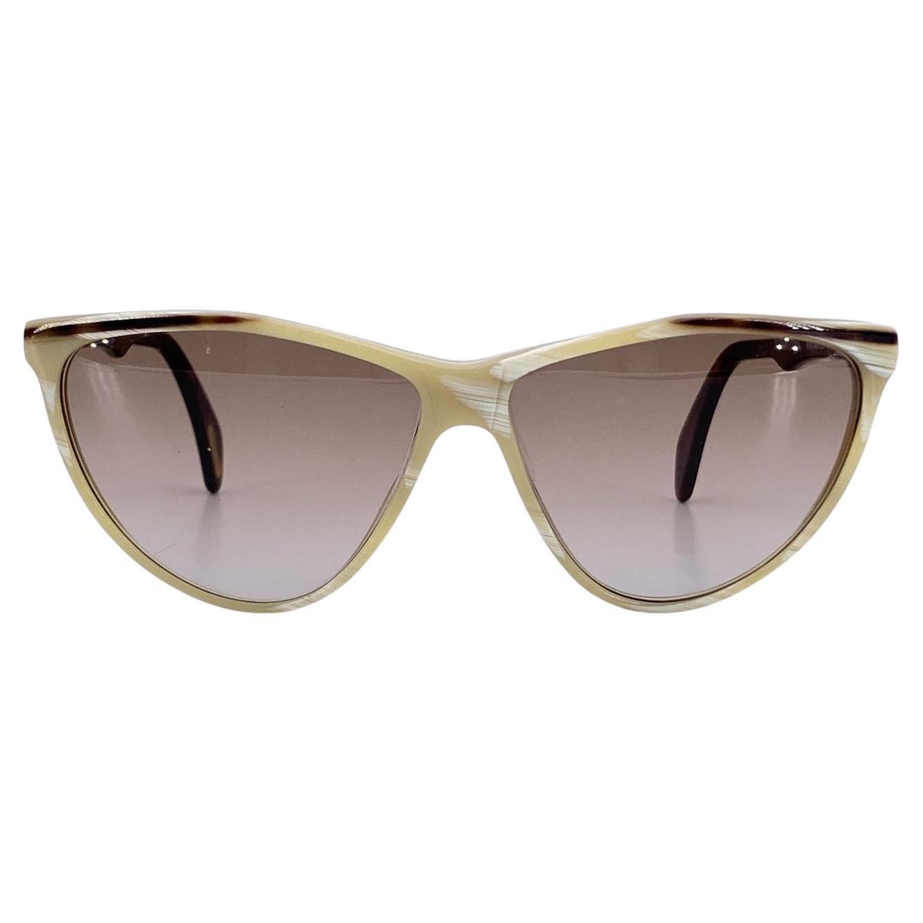 Gianni Versace Vintage Beige Brown Sunglasses 445 56/16 140mm For Sale