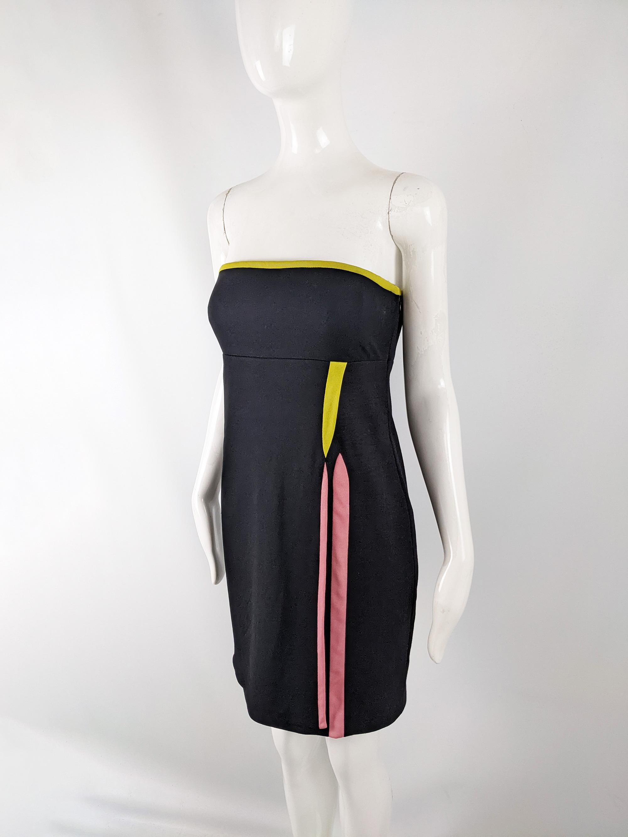 Gianni Versace Vintage Black Strapless Mini Cocktail Party Dress, Fall 1997  In Fair Condition In Doncaster, South Yorkshire