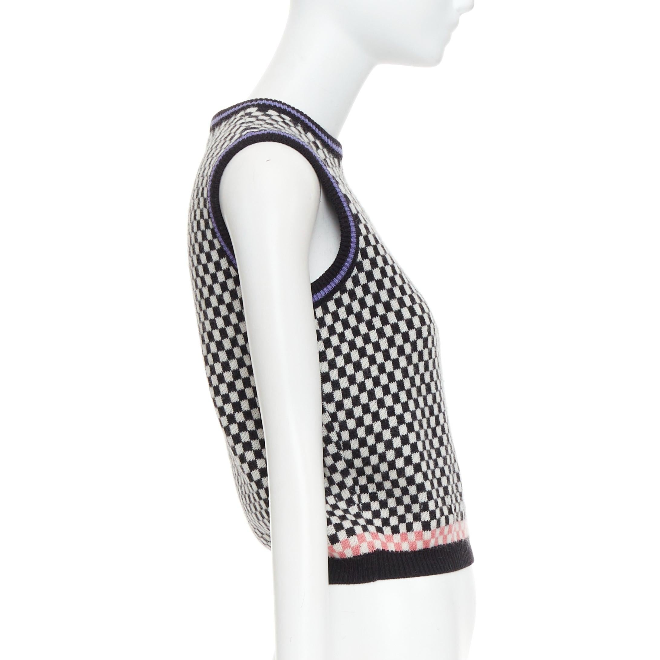 GIANNI VERSACE Vintage black white checkered cropped sweater vest In Good Condition For Sale In Hong Kong, NT