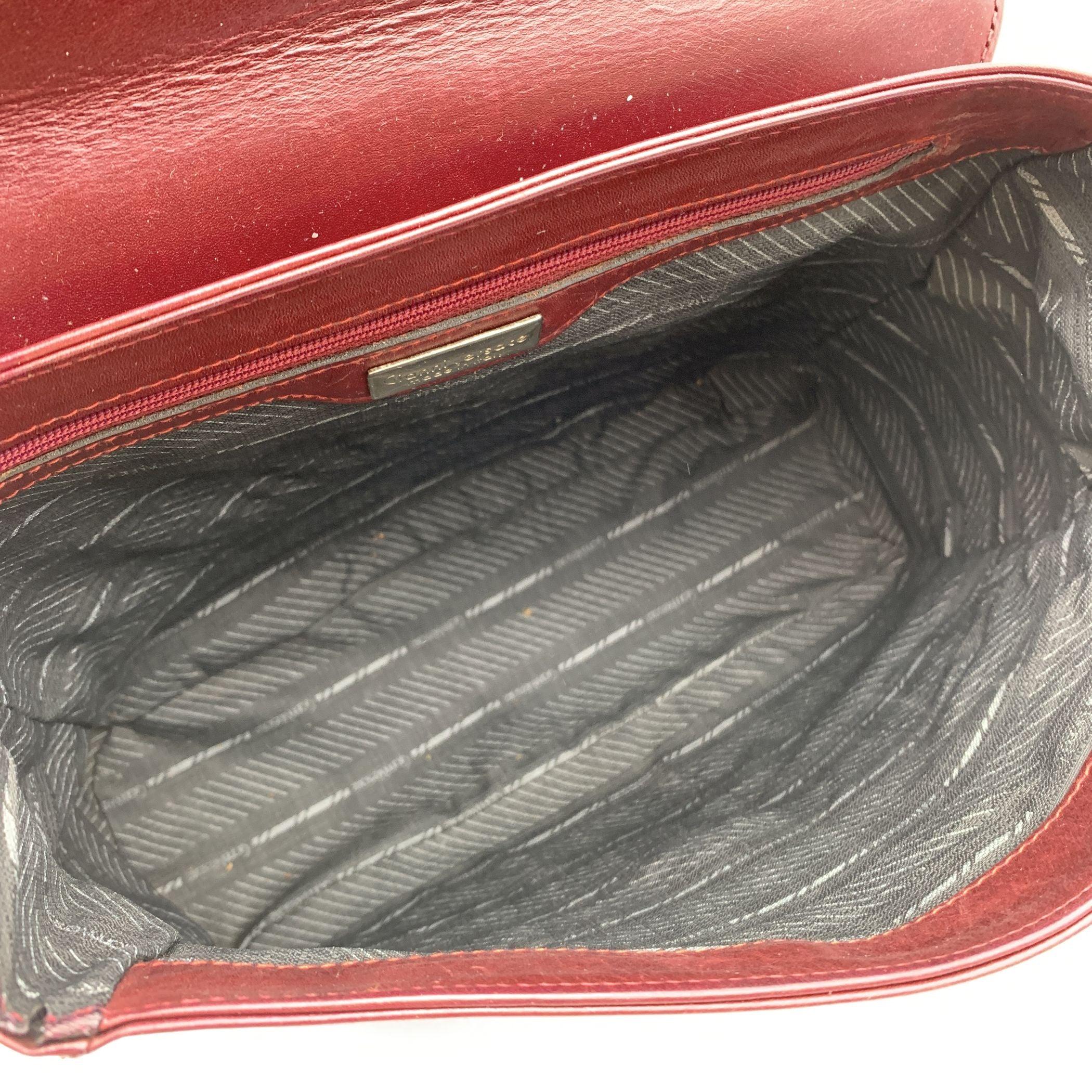 Gianni Versace Vintage Burgundy Embossed Leather Handbag Satchel For Sale 2