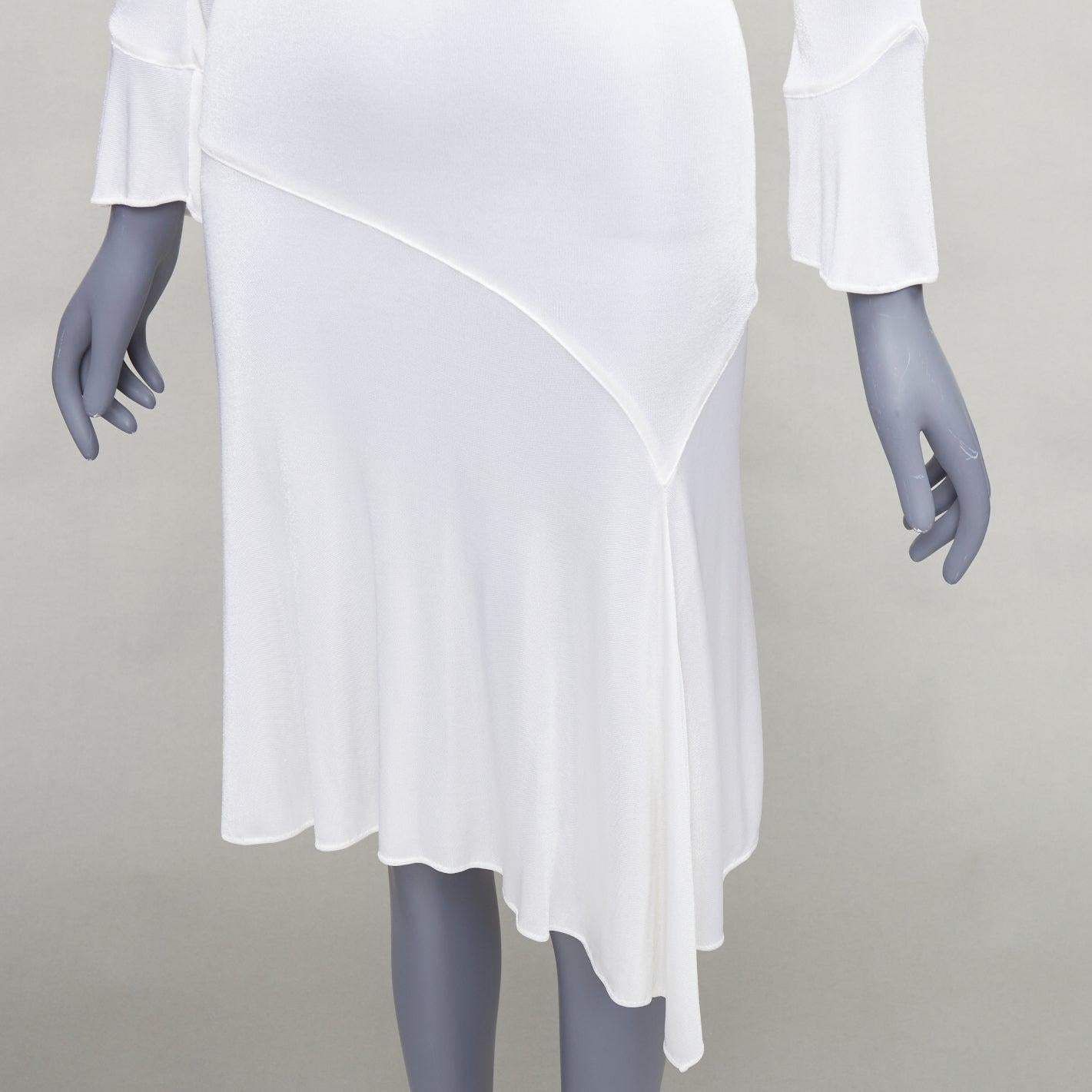GIANNI VERSACE Vintage cream slinky jersey scoop bias cut dress
Reference: TGAS/E00409
Brand: Gianni Versace
Designer: Gianni Versace
Material: Polyamide, Blend
Color: Cream
Pattern: Solid
Closure: Slip On
Extra Details: Flare sleeves.
Made in: