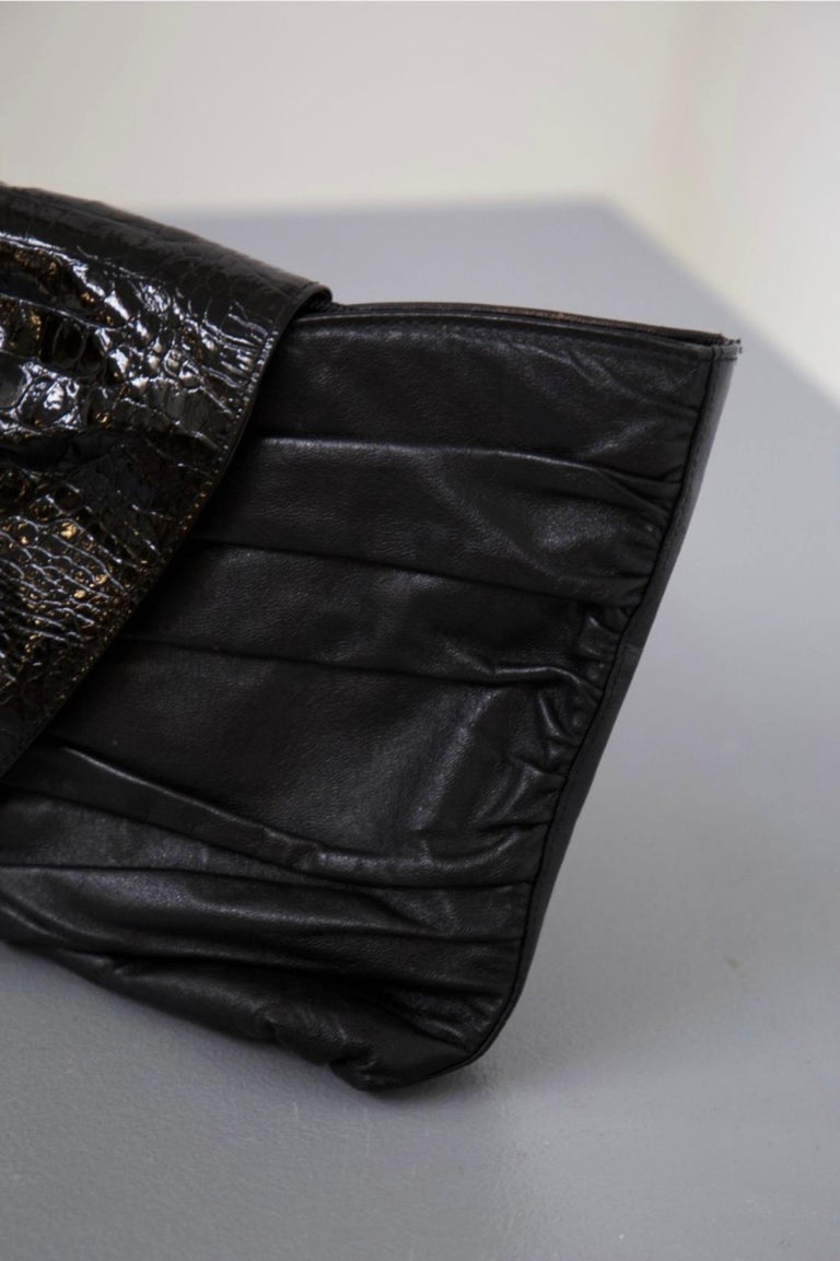 Black Gianni Versace Vintage Elegant Leather Pochette For Sale