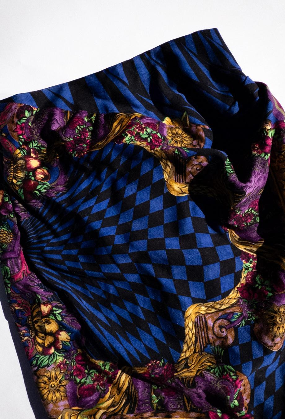 Gianni Versace Vintage F/W 1991 Op Art Atelier Skirt Suit Set Sz IT38 For Sale 1