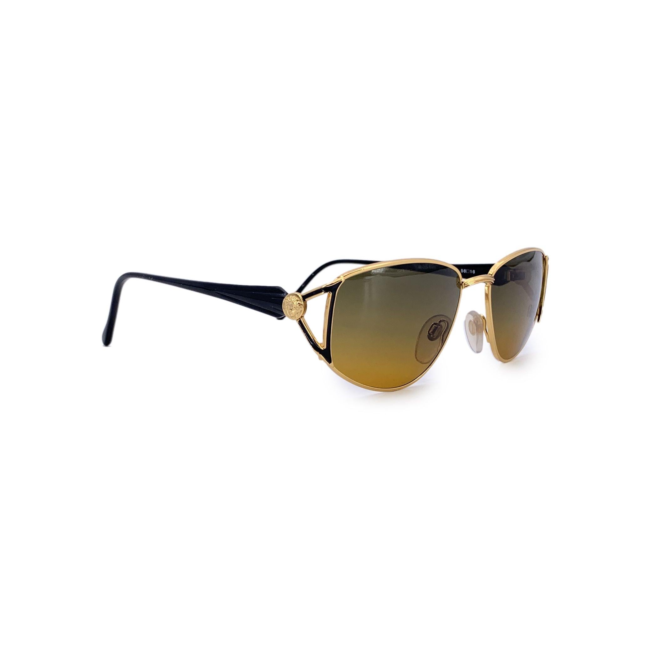 Marrone Gianni Versace Vintage Gold Brown Unisex Sunglasses V49 56/16 in vendita