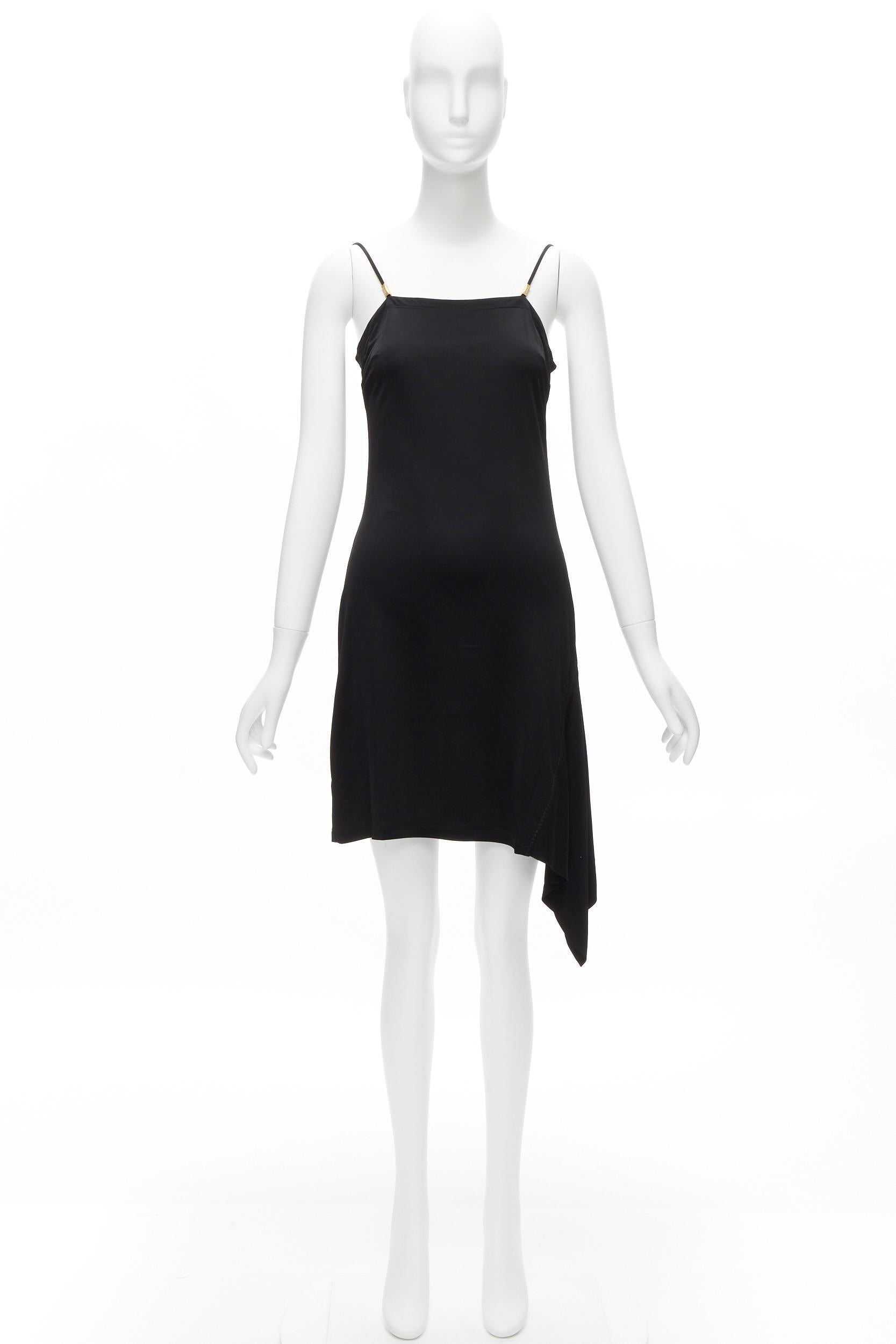 GIANNI VERSACE Vintage asymmetrisches Minikleid mit goldenem Logo-Anhänger und drapiertem Slip im Angebot 5