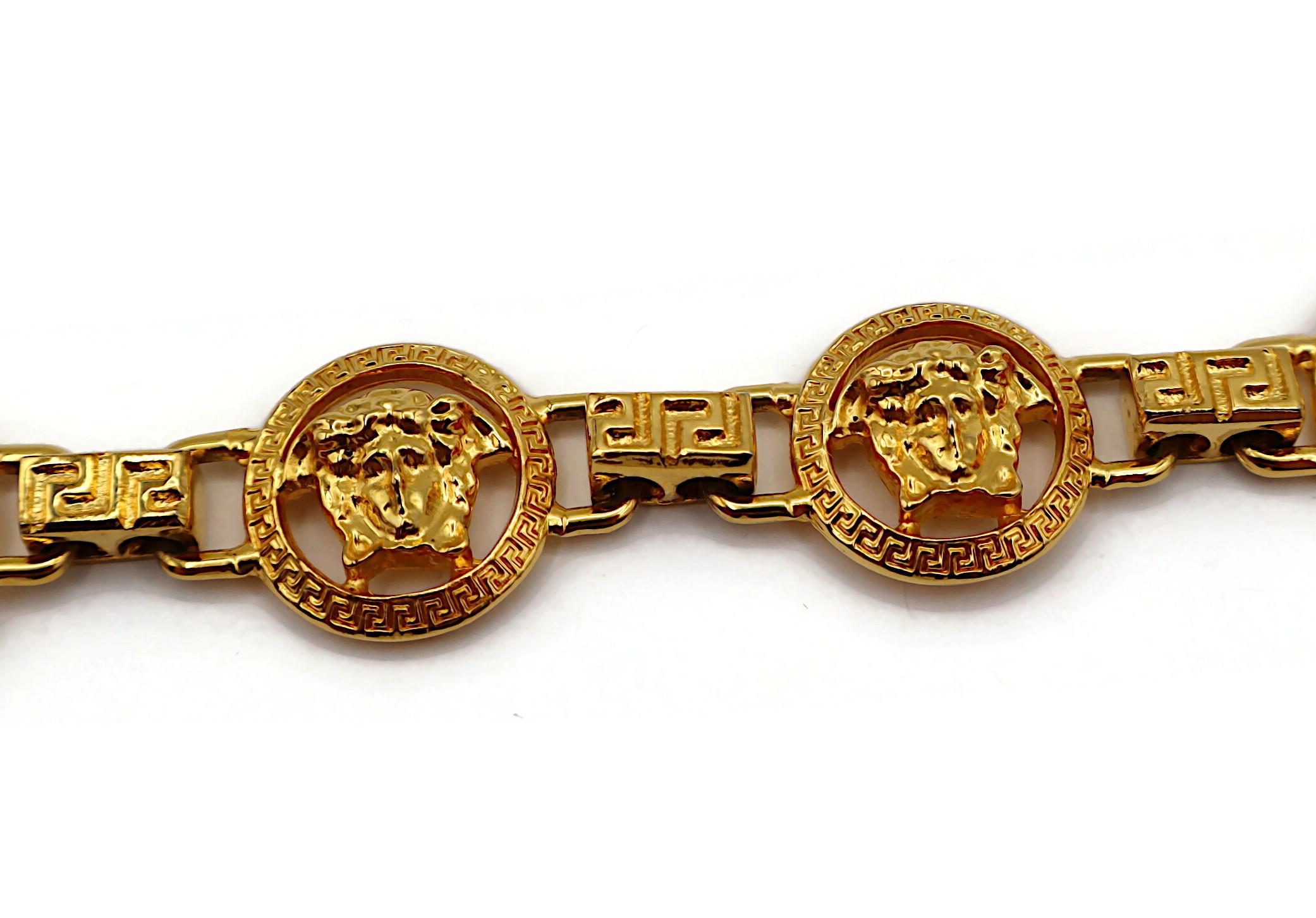 GIANNI VERSACE Vintage Gold Tone Medusa Bracelet In Good Condition For Sale In Nice, FR