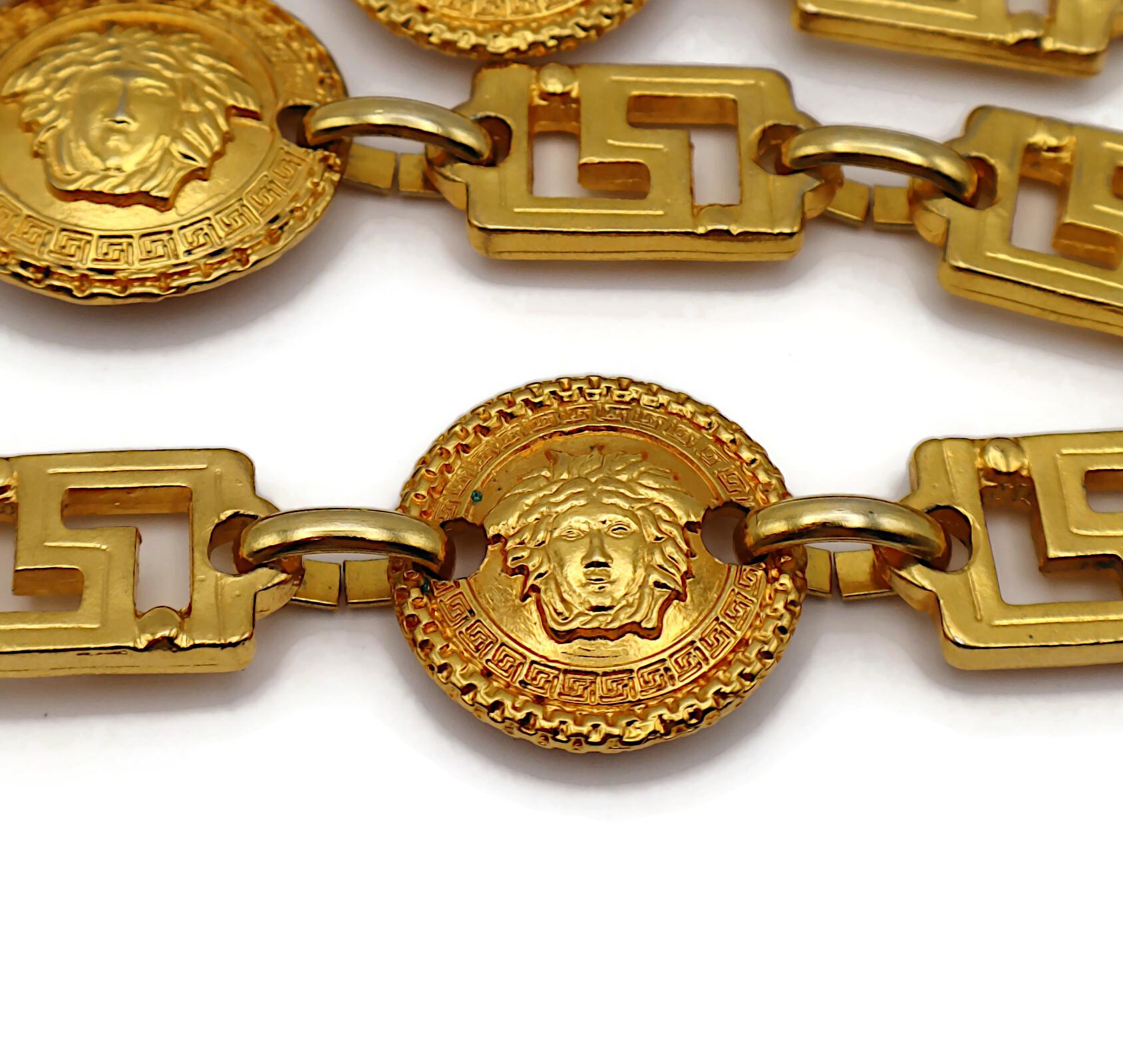 Gianni Versace - Collier ras du cou en or à quatre brins en forme de Méduse, 1992 en vente 10