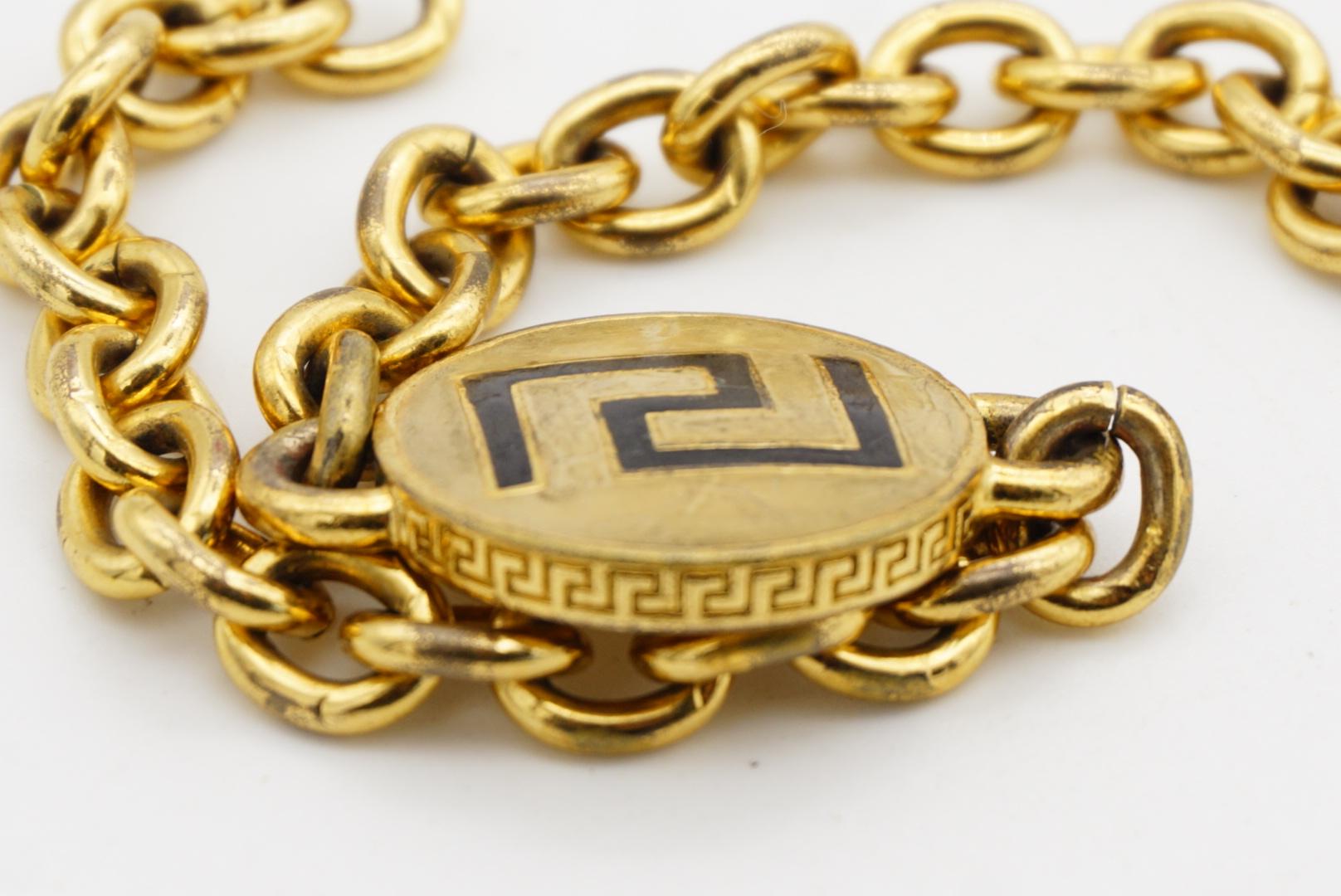 GIANNI VERSACE Vintage Iconic Greca Black Logo Circle Charm Chain Gold Bracelet For Sale 6