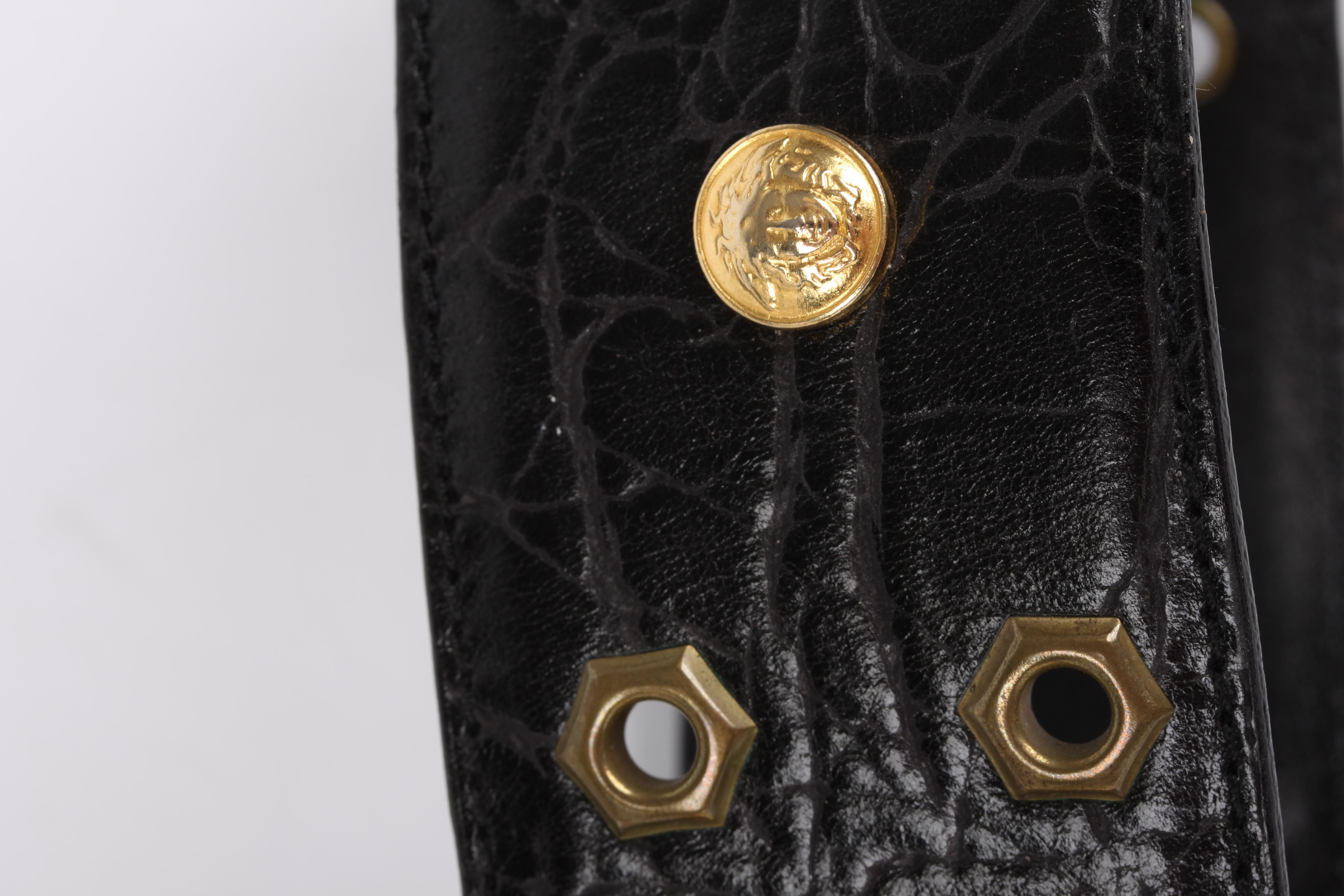 Women's or Men's Gianni Versace Vintage Leather Belt - black/gold
