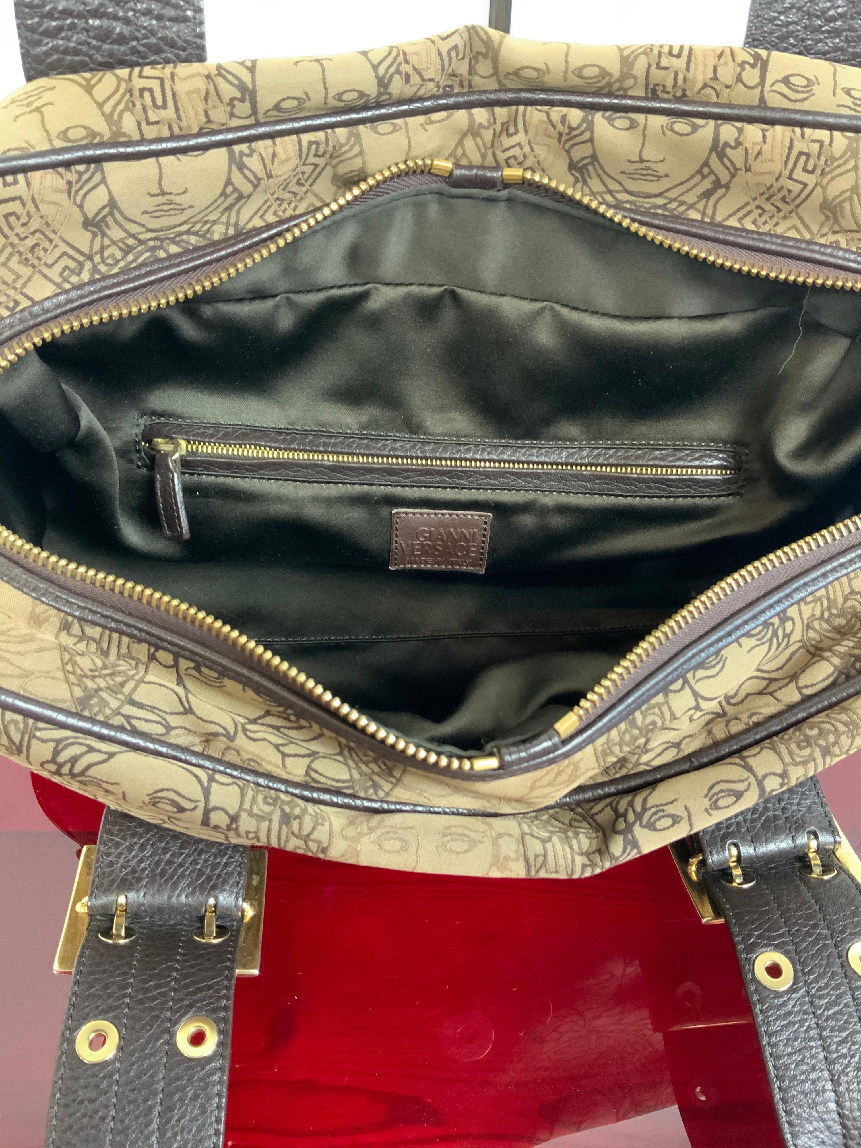 Gianni Versace vintage medusa bag For Sale 3