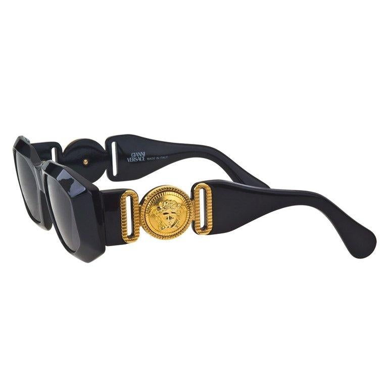 Women's or Men's Gianni Versace Vintage MOD 414/A Black Sunglasses  For Sale