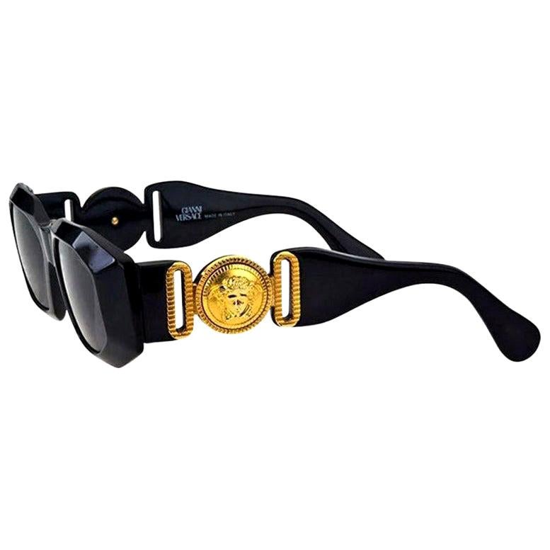 Gianni Versace Vintage MOD 414/A Black Sunglasses  For Sale