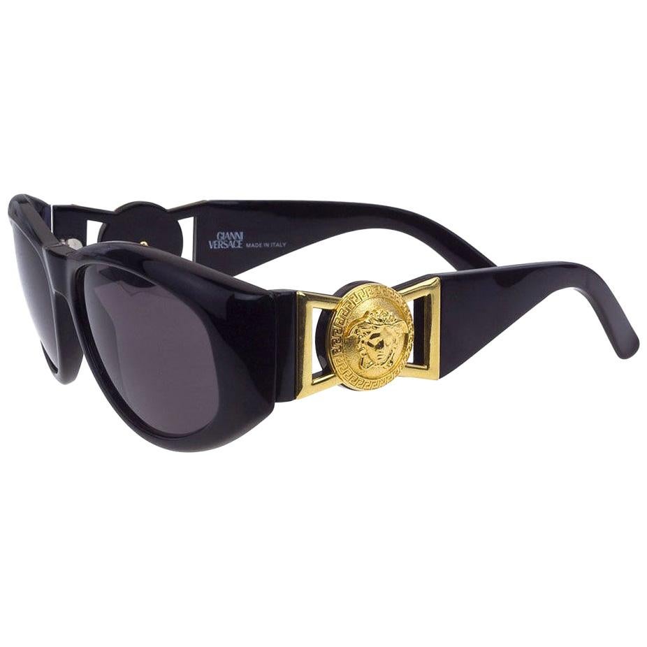 Gianni Versace Vintage Mod 424 Sunglasses  For Sale