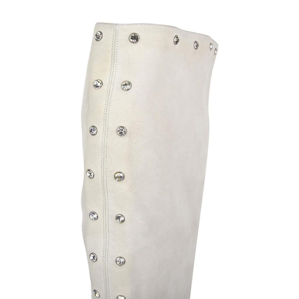 Gianni Versace Vintage-Stiefel aus blassgrauem Wildleder mit Swarovksi-Diamanten, Peeptoe 40 /10 im Zustand „Hervorragend“ im Angebot in Miami, FL
