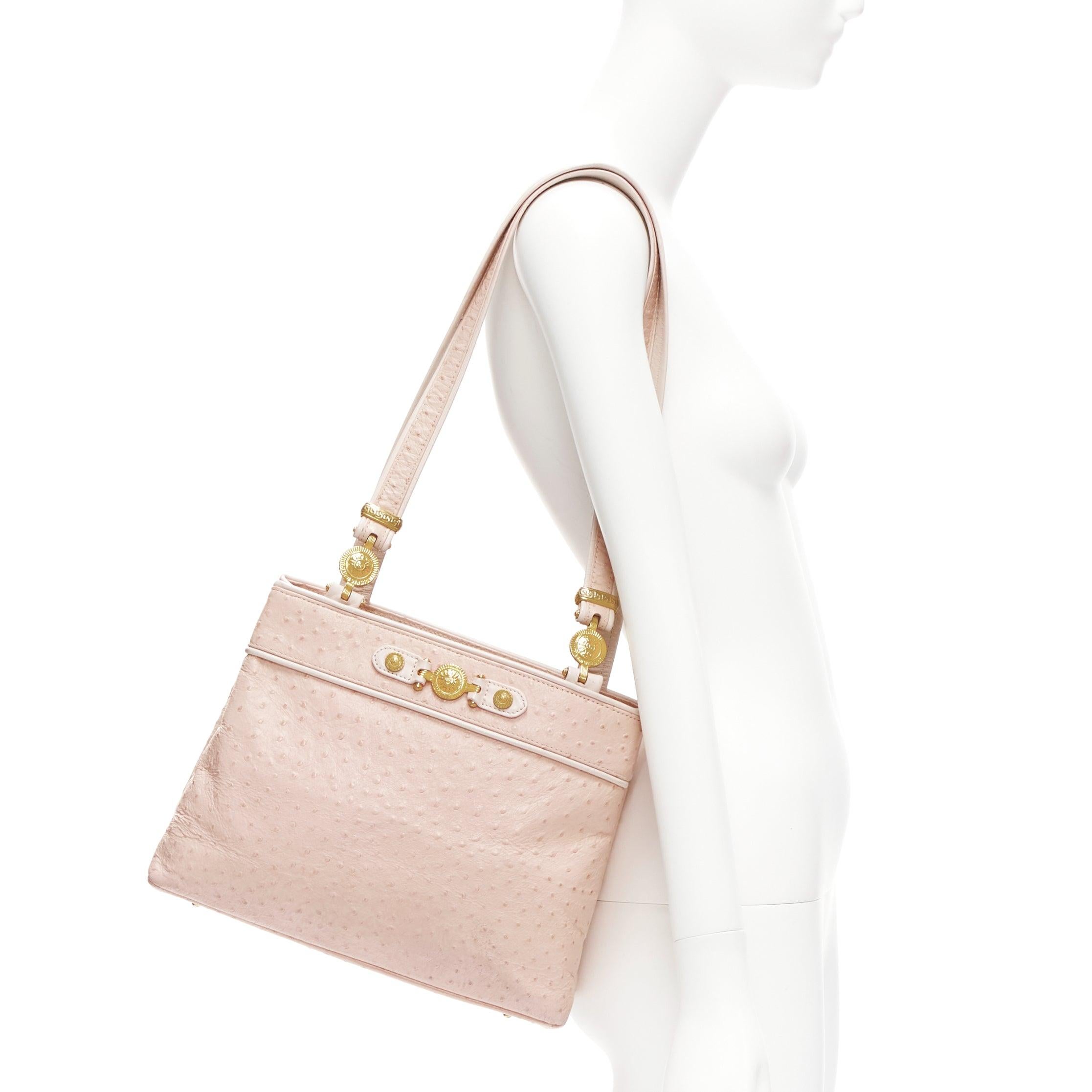 GIANNI VERSACE Vintage pink leather gold Medusa long strap tote bag
Reference: KNCN/A00049
Brand: Gianni Versace
Collection: Tribute
Material: Leather
Color: Pink, Gold
Pattern: Animal Print
Closure: Zip
Lining: Black Fabric
Extra Details: Medusa
