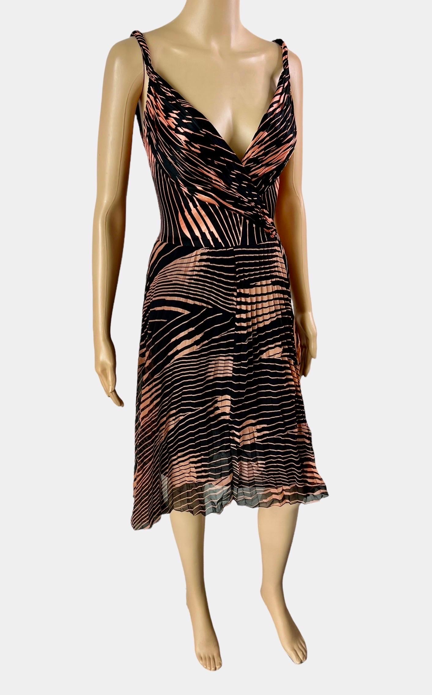 Gianni Versace c.2001 Plunged Bustier Open Back Geometric Abstract Print Dress In Good Condition For Sale In Naples, FL
