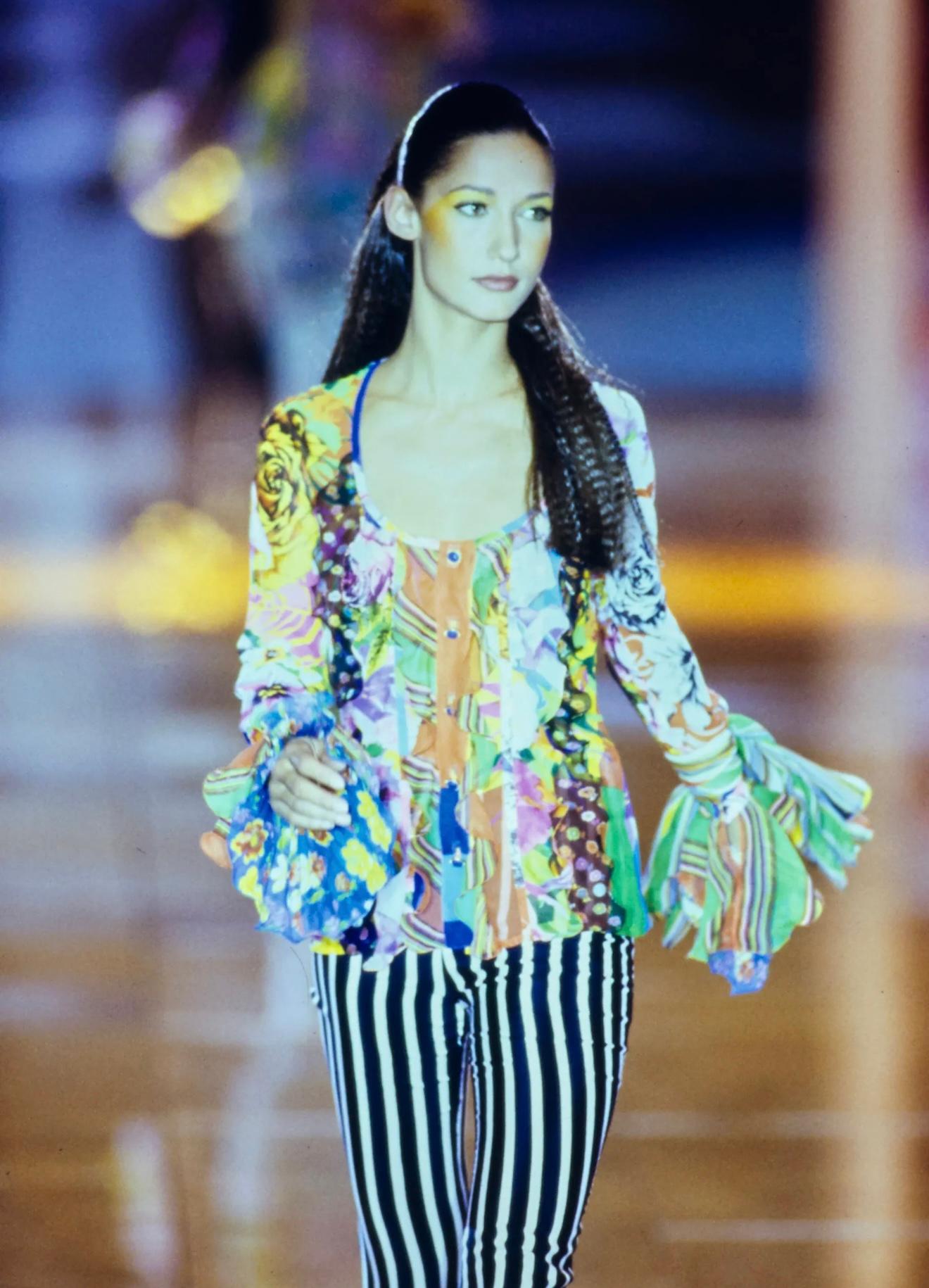 Donna Gianni Versace Vintage S/S 1993 Miami Collection Camicetta Top con Bottoni Medusa in vendita