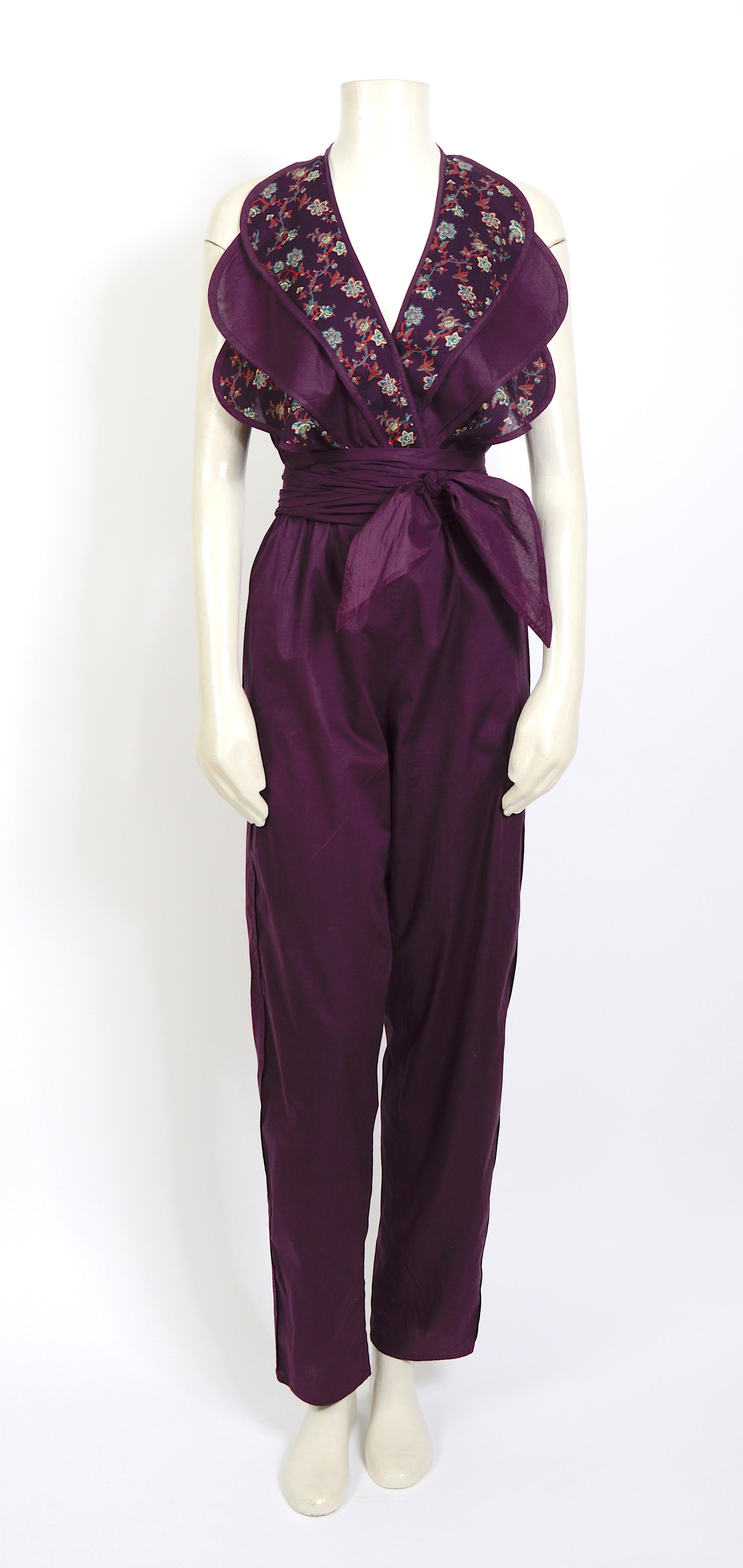 A beautiful Gianni Versace jumpsuit from the spring-summer 1982 collection
Made in light cotton.
No size label. Please use the given measurements.
Measurements taken flat - Waist without stretching 13inch/33cm(x2) - Bust Free -  Hip 23inch/53cm(x2)