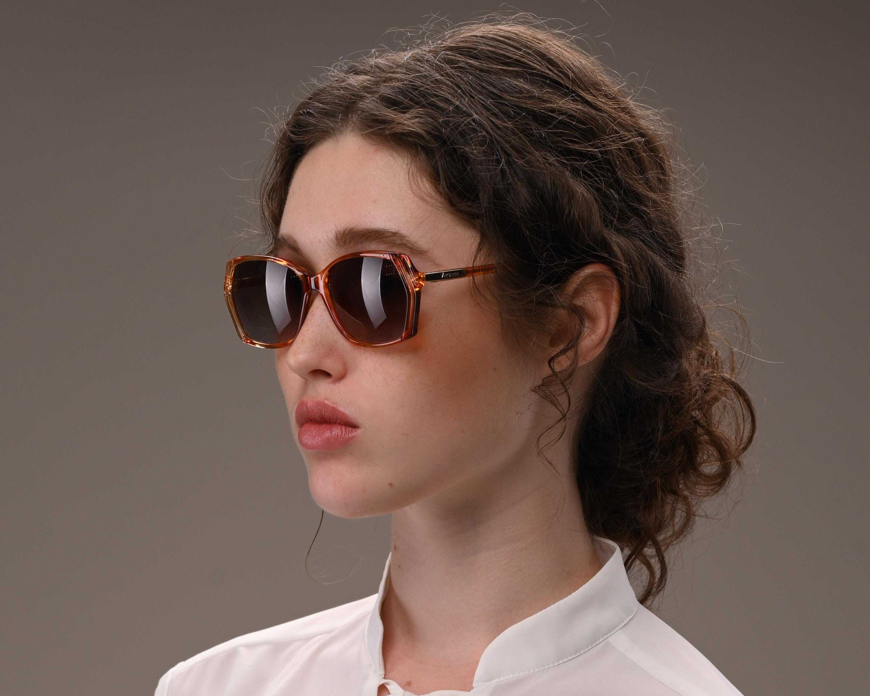 Women's Gianni Versace vintage sunglasses for women For Sale
