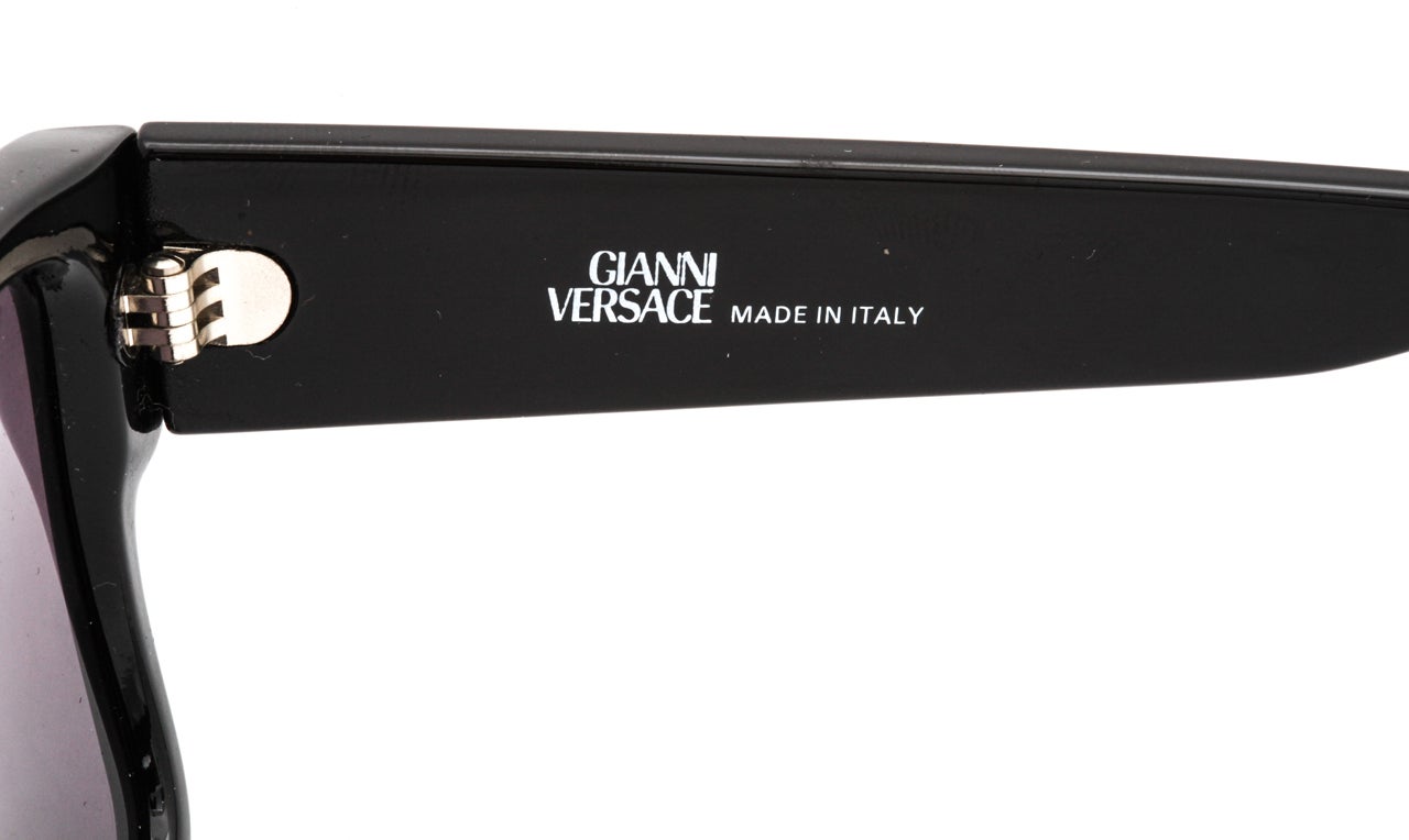 Women's or Men's Gianni Versace Vintage Sunglasses Mod 372/N For Sale