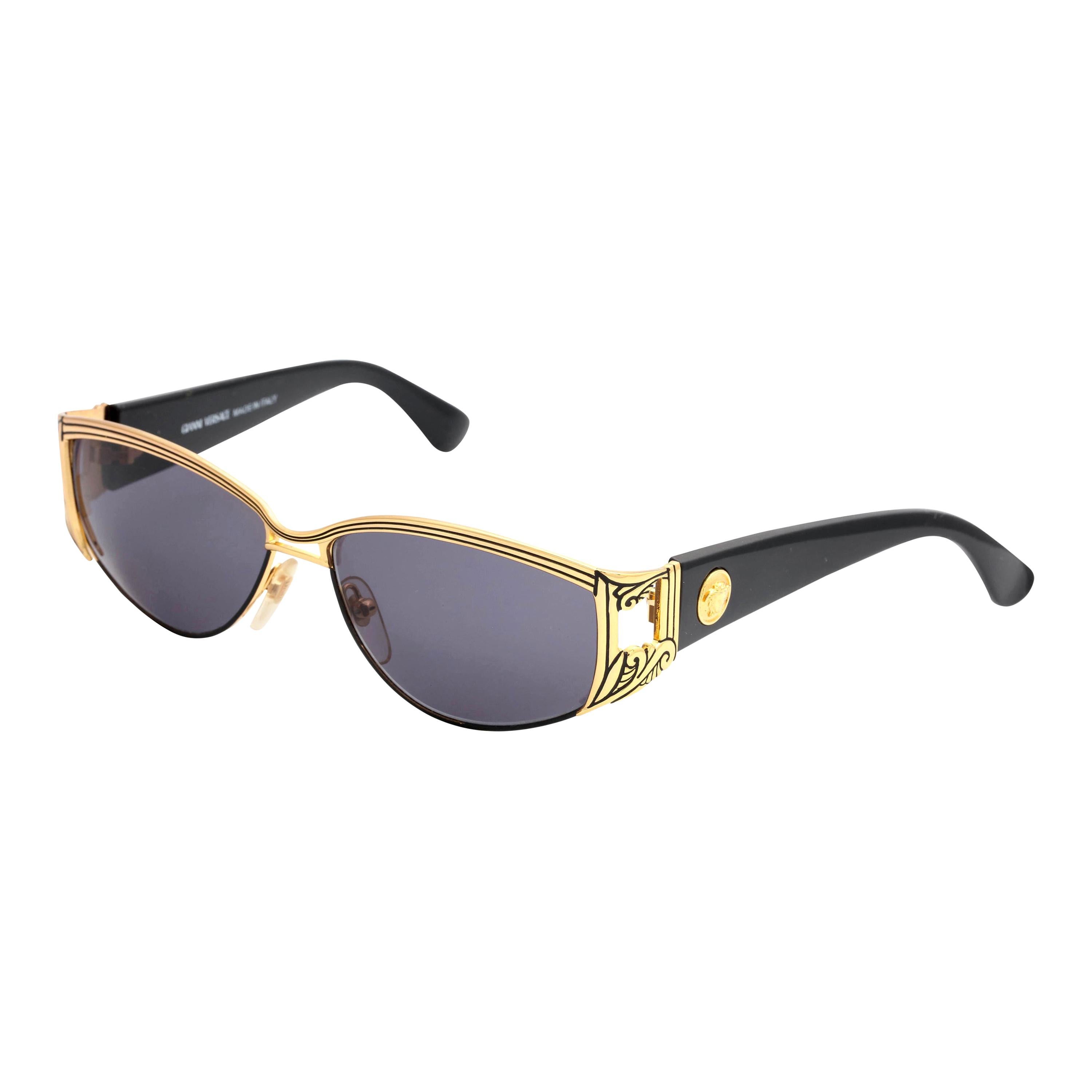 Gianni Versace Vintage Sunglasses Mod S 62 Col 18L For Sale