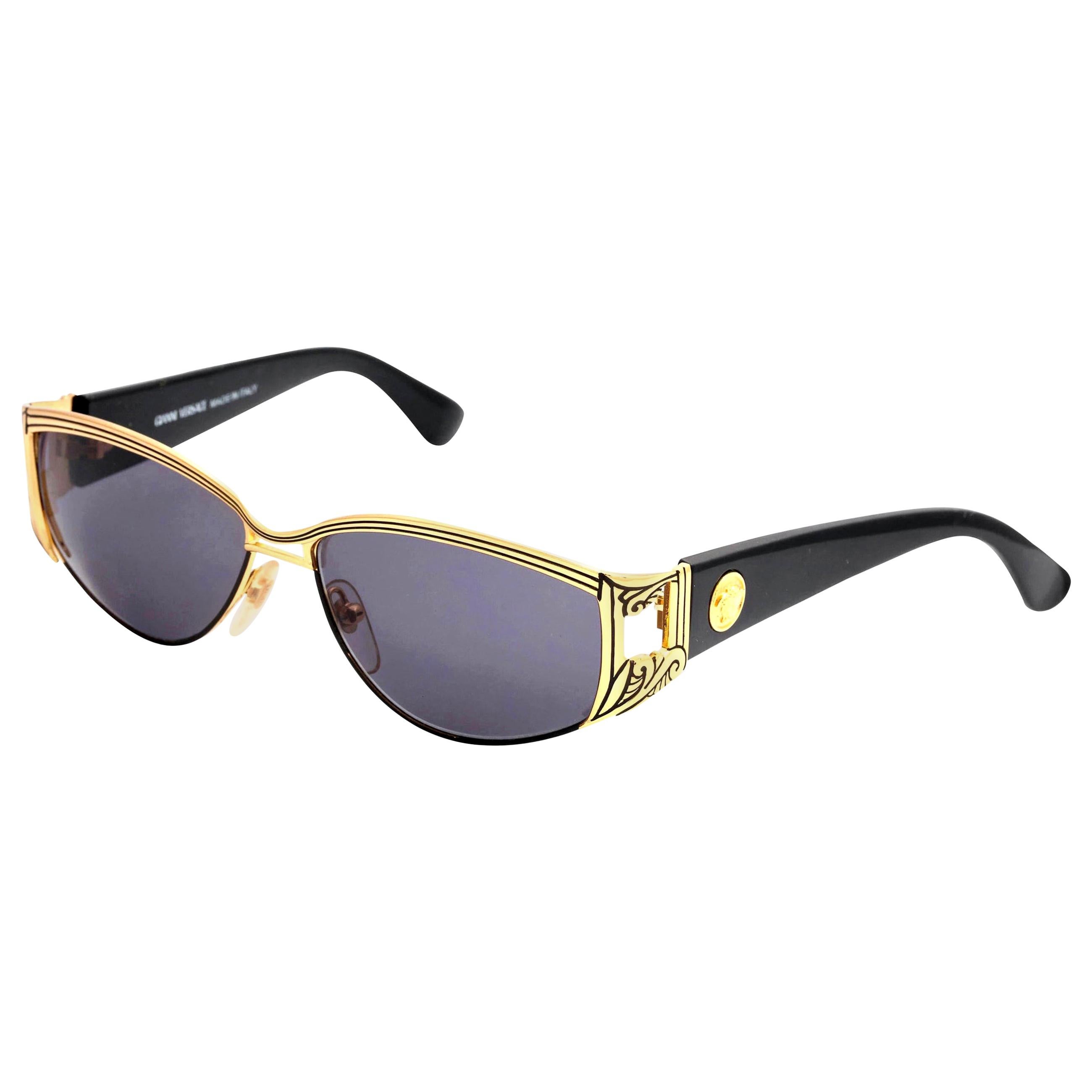Gianni Versace Vintage Sunglasses Mod S 62 Col 18L For Sale
