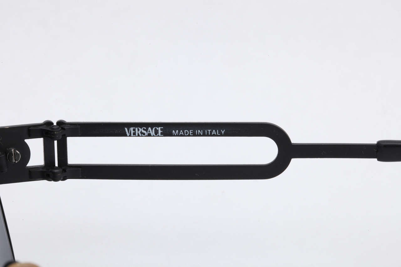 Men's Gianni Versace Vintage Sunglasses Mod S57 Col 028 For Sale