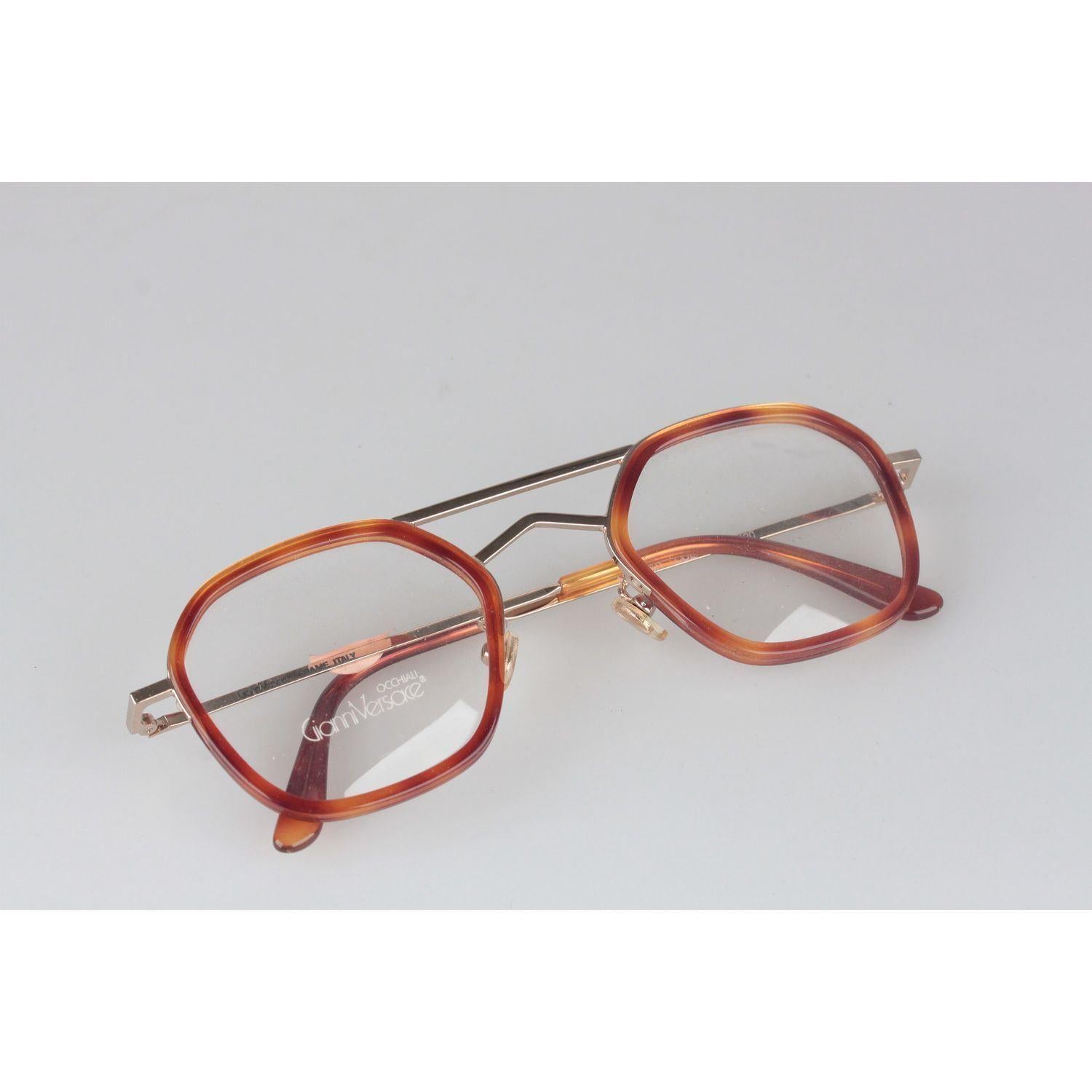GIANNI VERSACE Vintage Tortoise FRAME Mod. 621 Col. 945 Eyeglasses In Excellent Condition In Rome, Rome