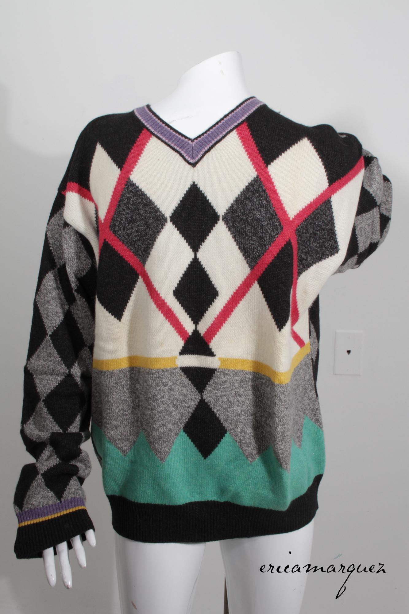 Gianni Versace, Maglione con scollo a V in lana vintage, cashmere, misto seta, Arguile in vendita 9