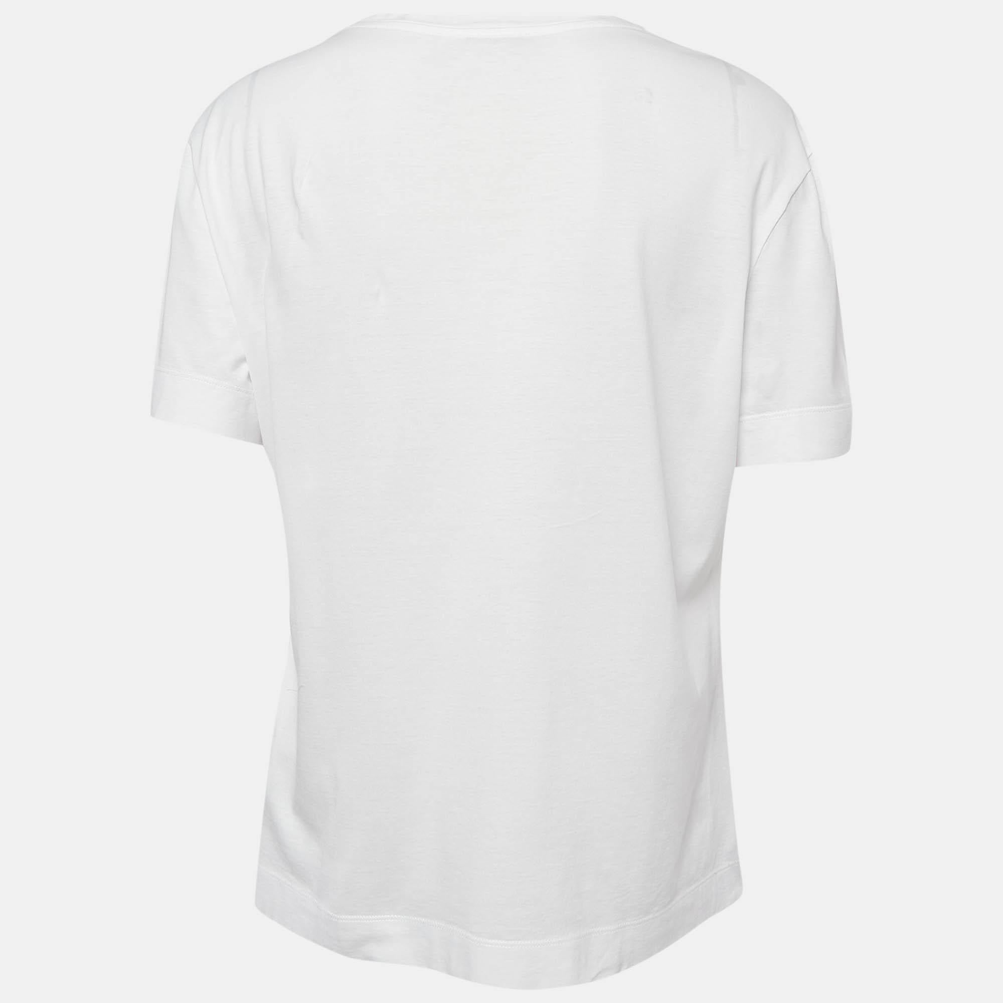 Tanto si quieres hacer salidas informales con amigos como si sólo quieres holgazanear  esta camiseta es una prenda versátil que se puede combinar de muchas maneras. Se ha confeccionado con un tejido fino.