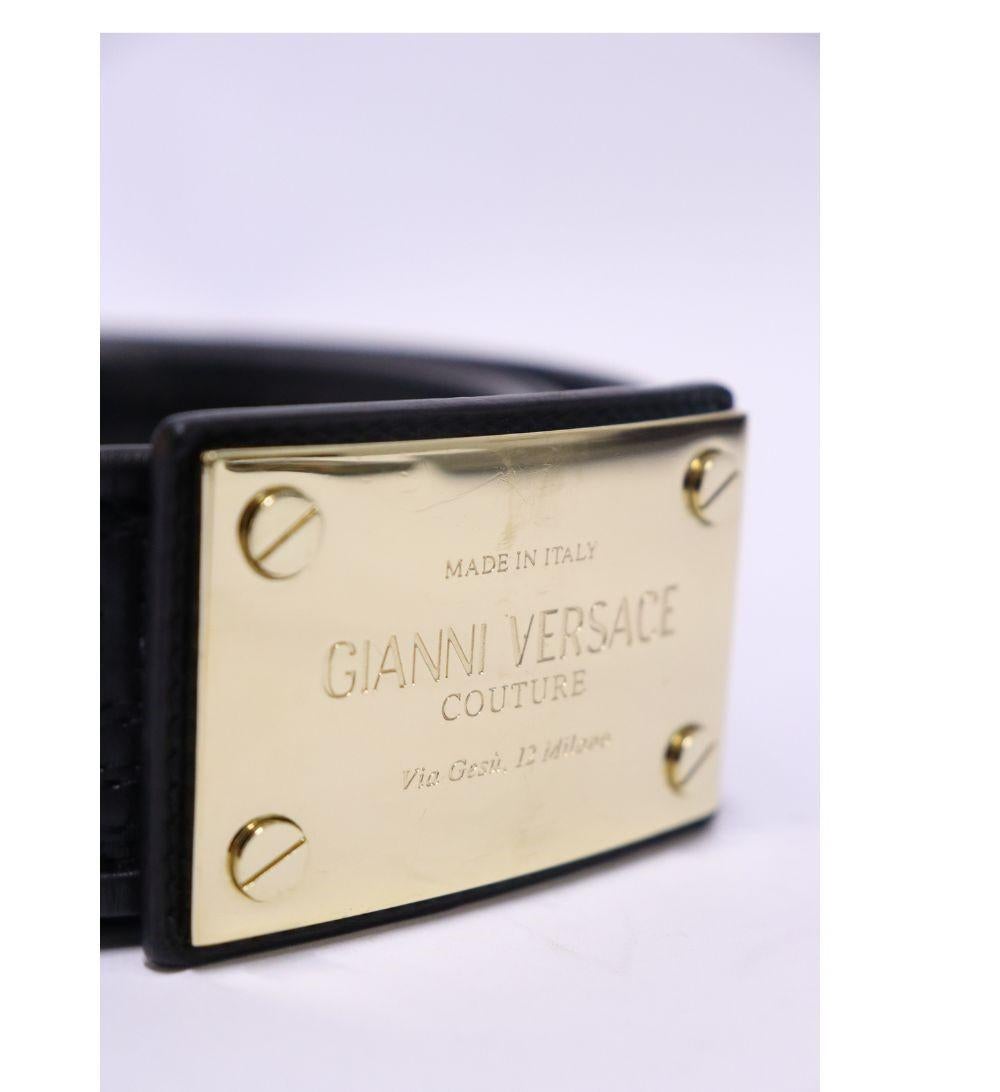 Gianni Versace Women's Quilted Leather Logo Plaque Buckle Belt In Good Condition For Sale In Amman, JO