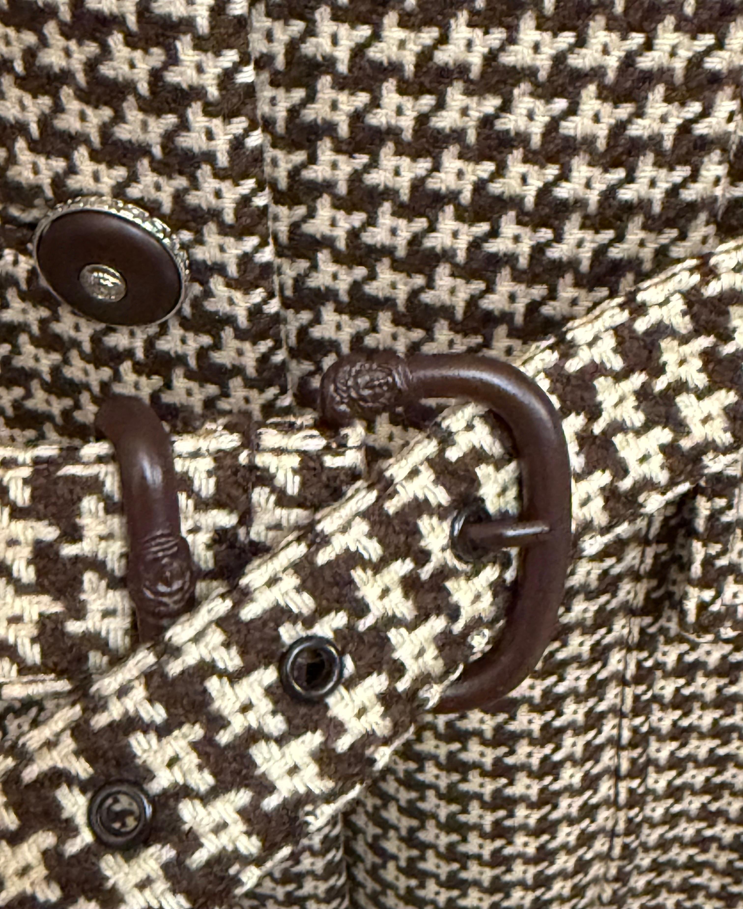 Gianni Versace wool and cashmere houndstooth belt jacket In Excellent Condition For Sale In Sheung Wan, HK