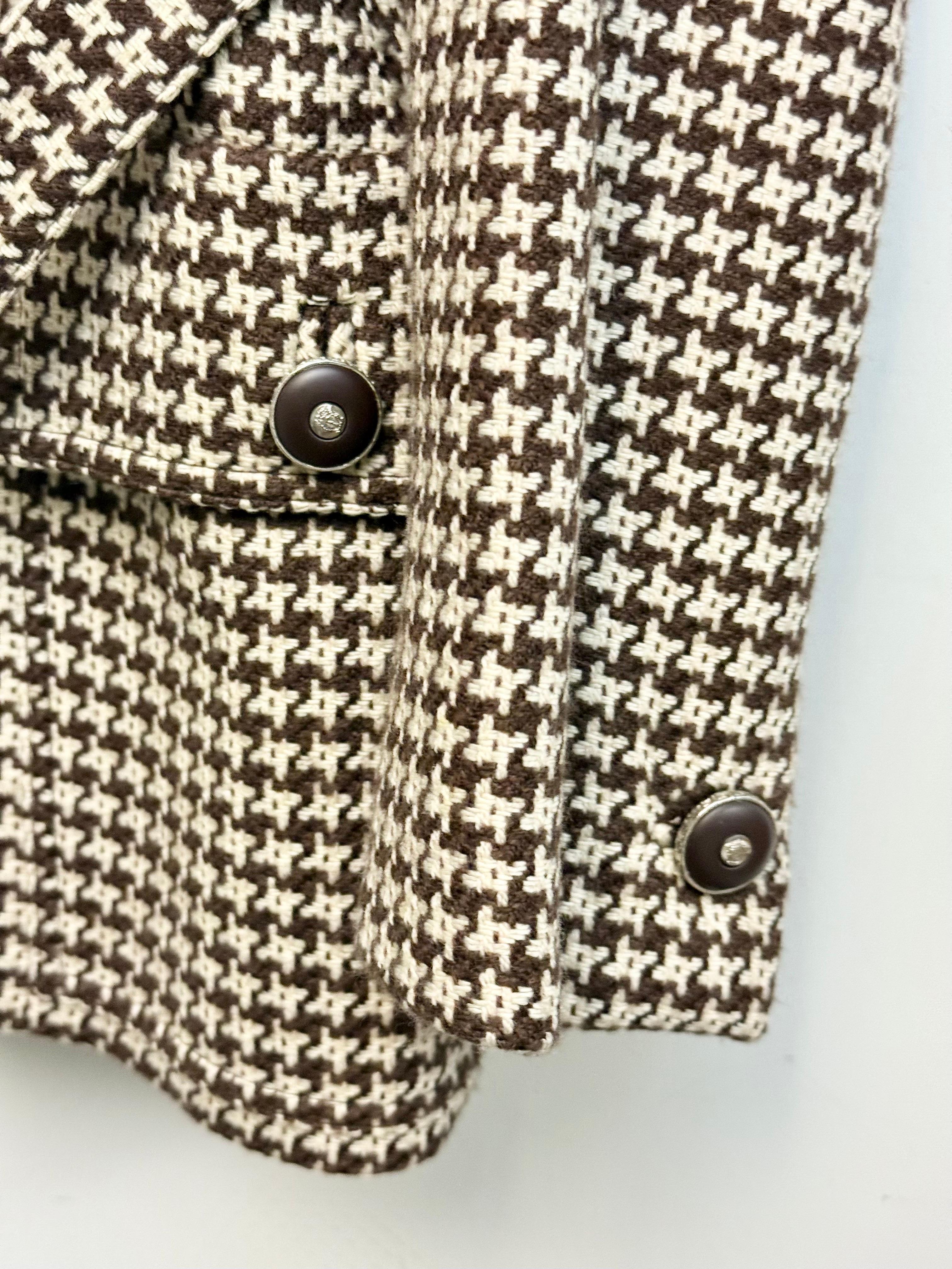 Women's or Men's Gianni Versace wool and cashmere houndstooth belt jacket For Sale