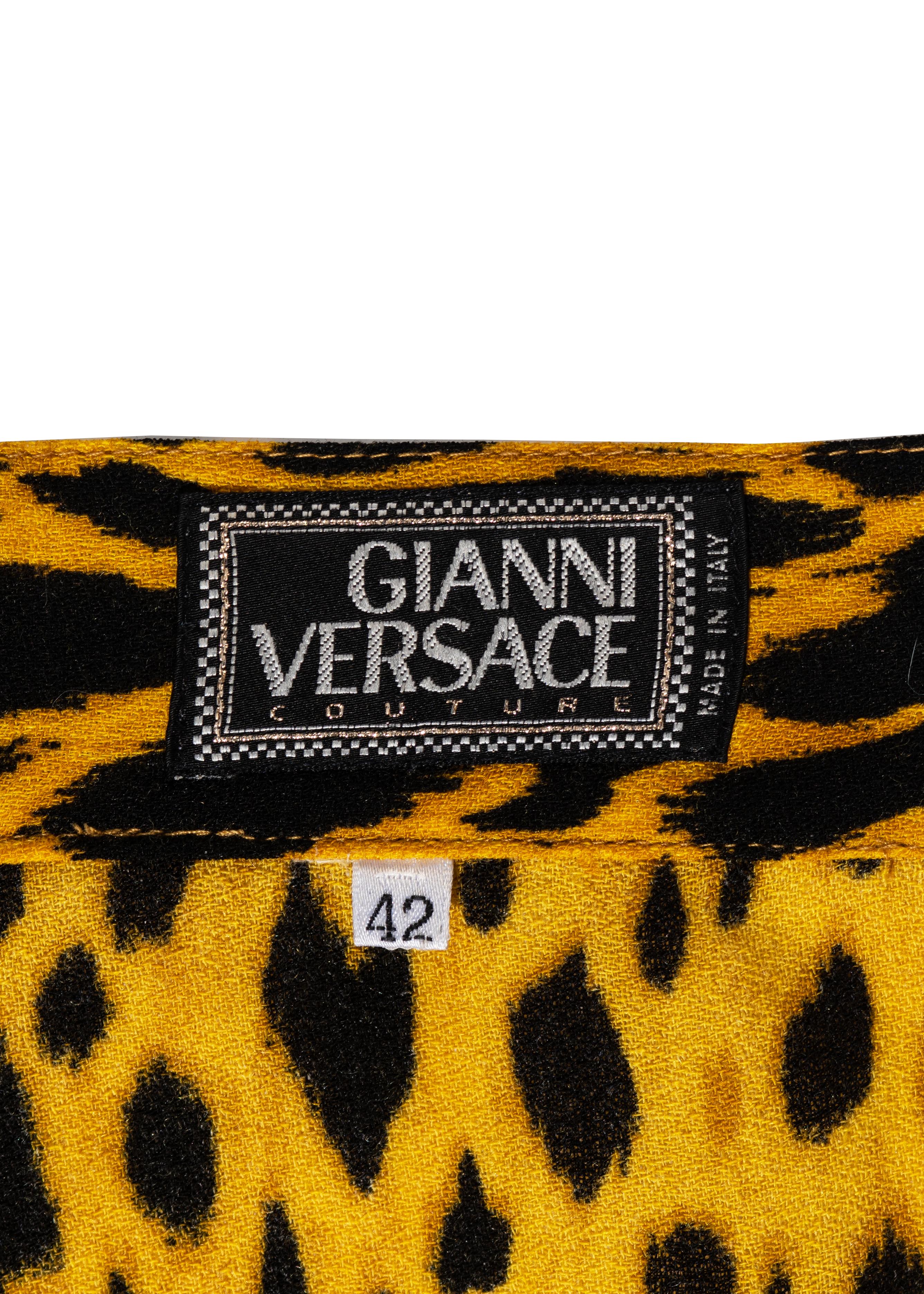 Women's Gianni Versace yellow cheetah print wool crepe pleated wrap skirt, ss 1992 For Sale