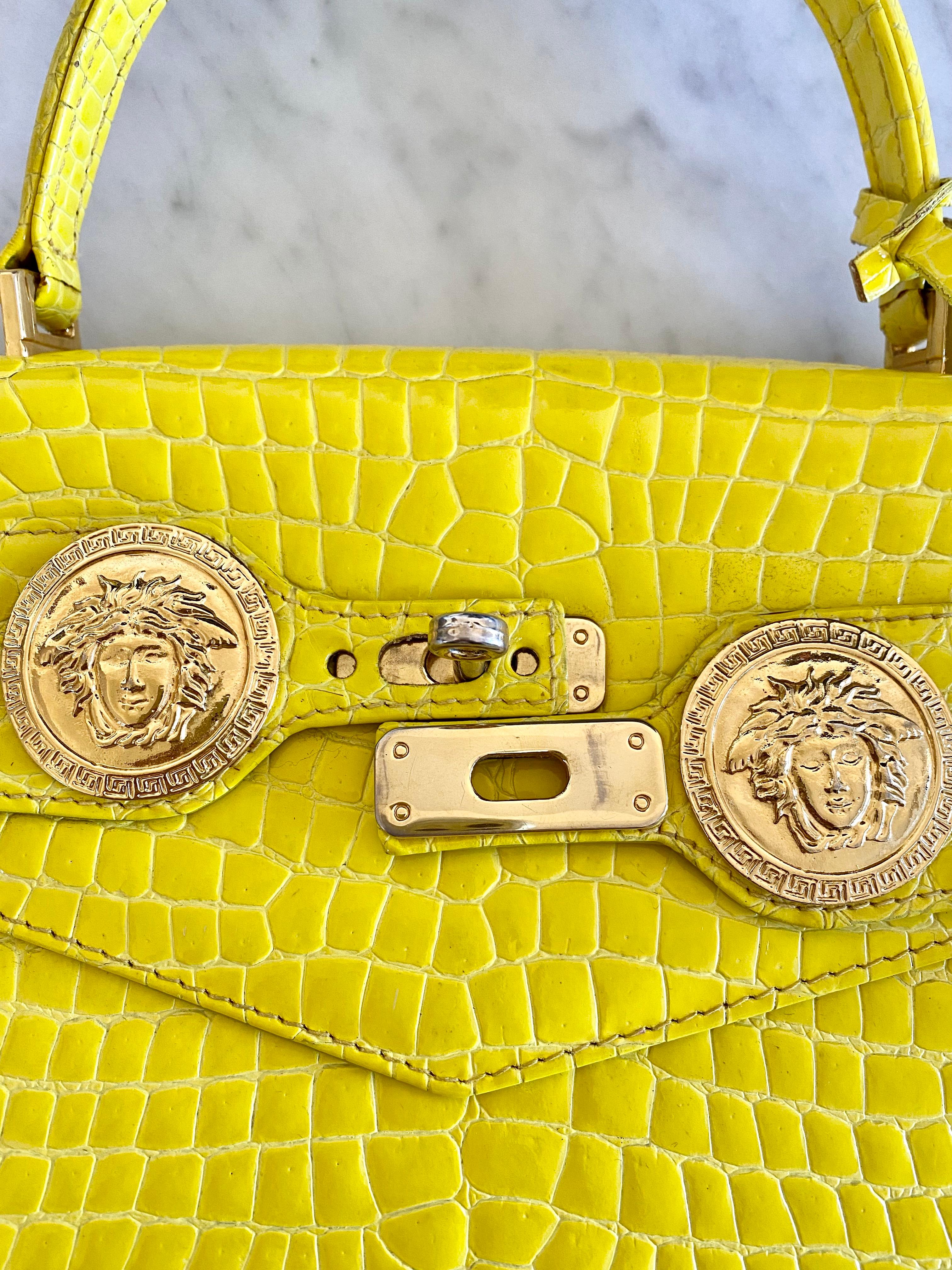F/W 1994 Gianni Versace Yellow Crocodile Embossed Patent Kelly Style 'Diana' Bag For Sale 3