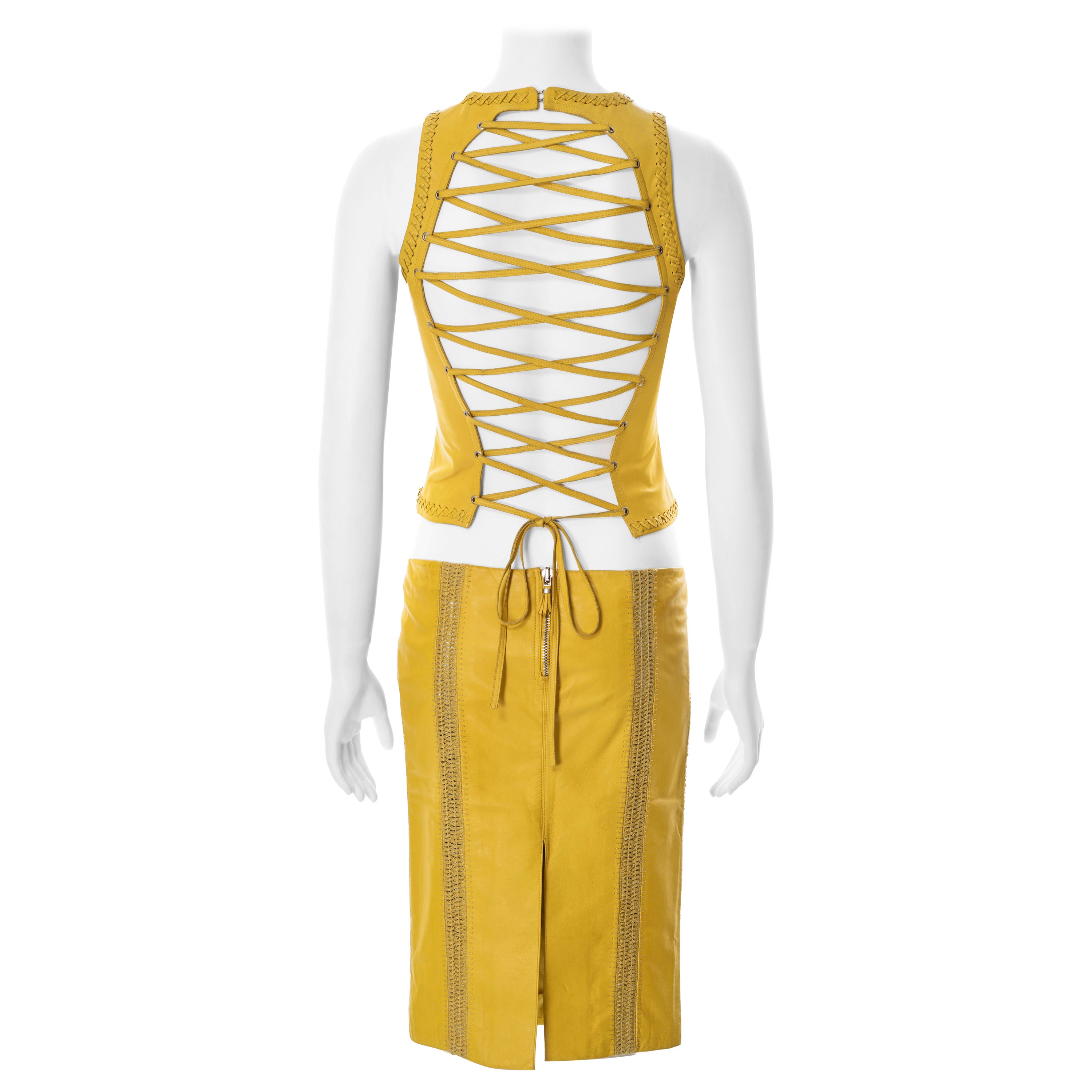 Top et jupe en cuir d'agneau jaune Gianni Versace, P/E 2003
