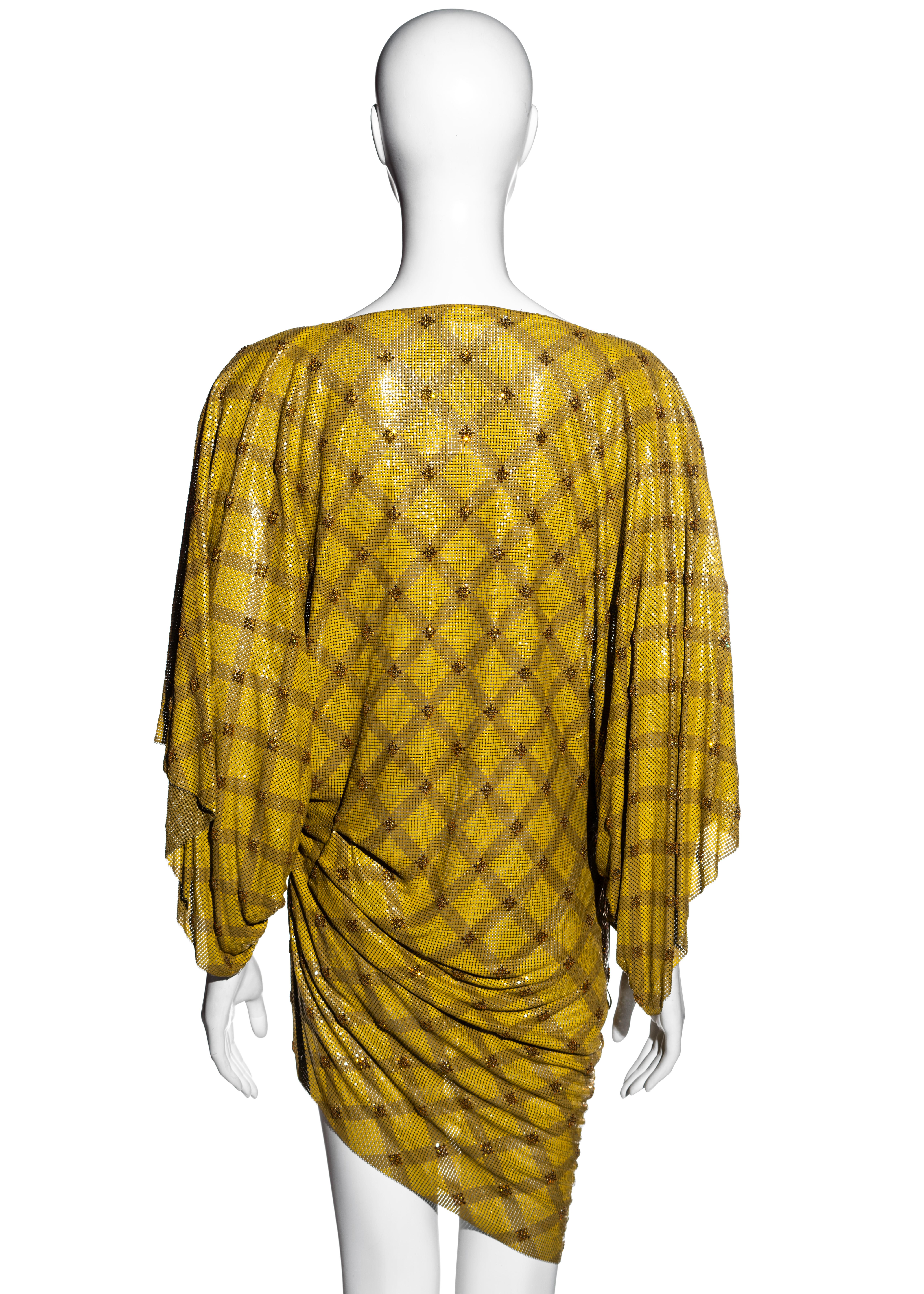 Gianni Versace yellow oroton metal chainmail evening mini dress, fw 1984 In Good Condition For Sale In London, GB