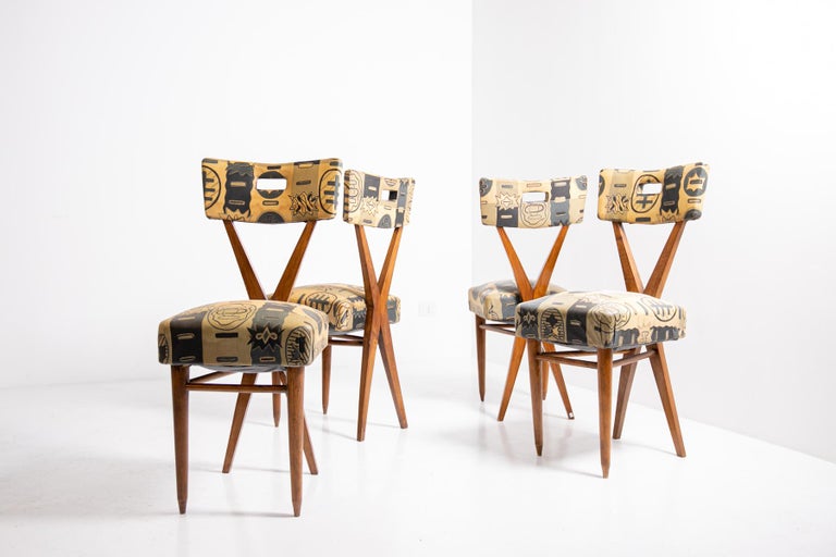 Gianni Vigorelli Set of Four Wooden Chairs with Original Fabric, 1950s 4