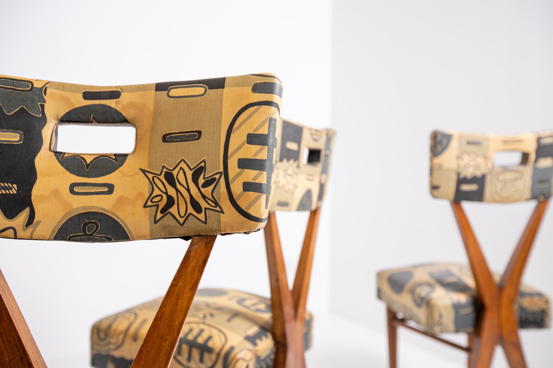 Gianni Vigorelli Set of Four Wooden Chairs with Original Fabric, 1950s 6