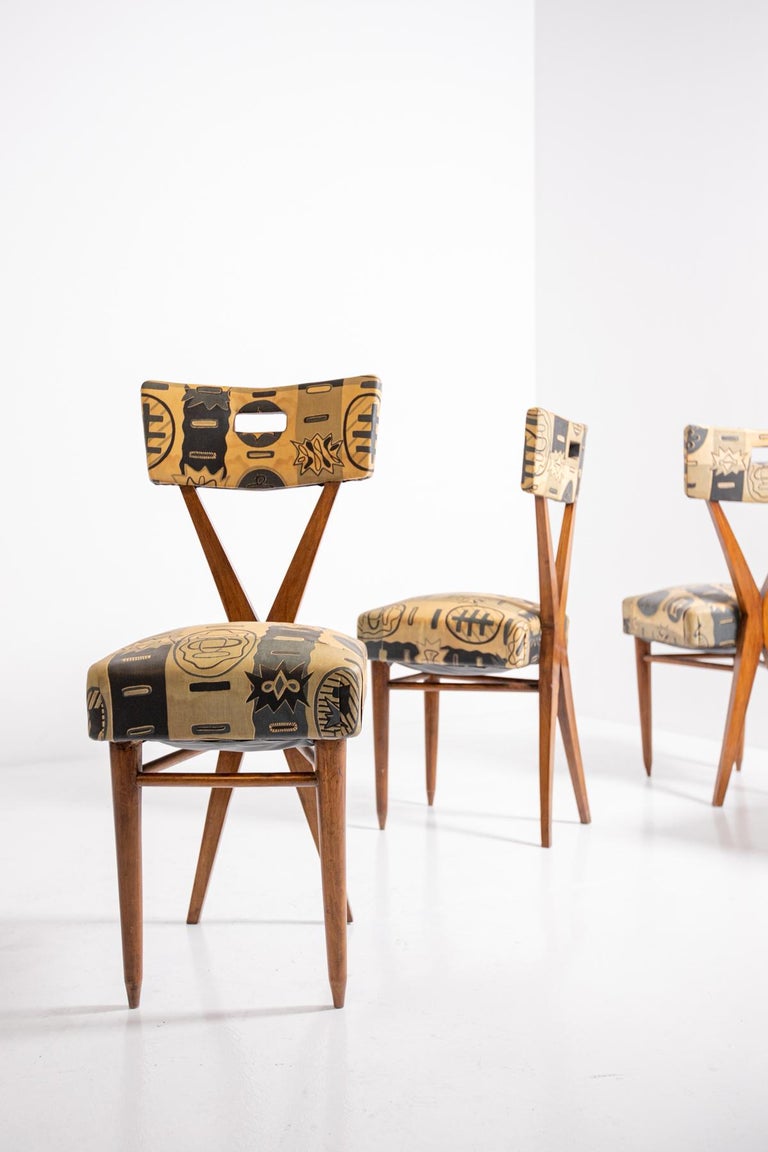 Gianni Vigorelli Set of Four Wooden Chairs with Original Fabric, 1950s 14