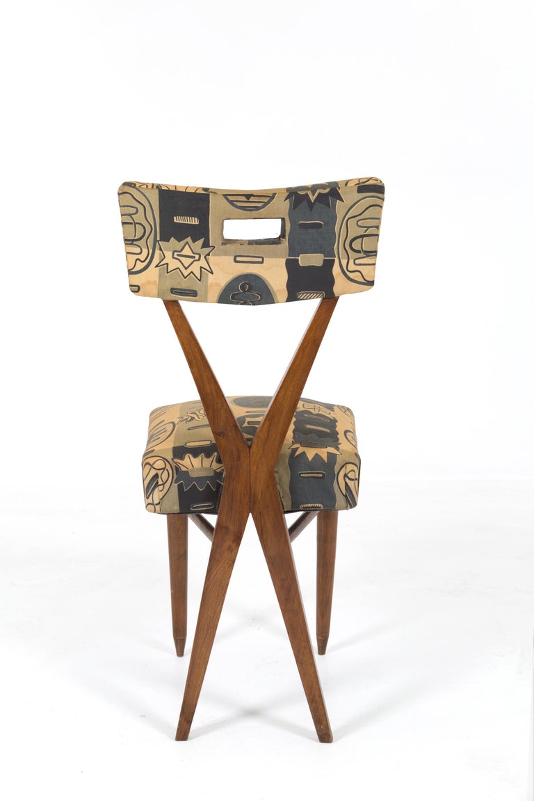 Mid-Century Modern Gianni Vigorelli Set of Four Wooden Chairs with Original Fabric, 1950s For Sale