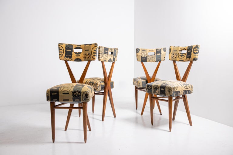 Gianni Vigorelli Set of Four Wooden Chairs with Original Fabric, 1950s For Sale 1