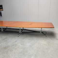 Table de conférence géante Vitra Eames de 20 pieds, en cerisier américain, sur mesure, années 2000