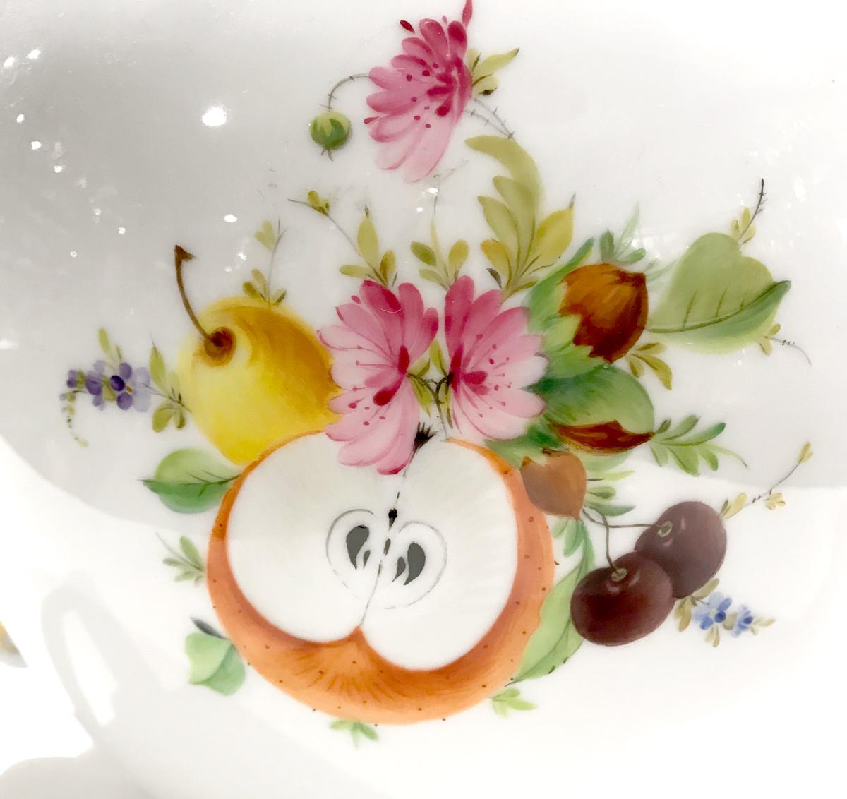 Giant 4, 8 L Fruits and Flowers Herend Porcelain Teapot In Excellent Condition In Paris, FR