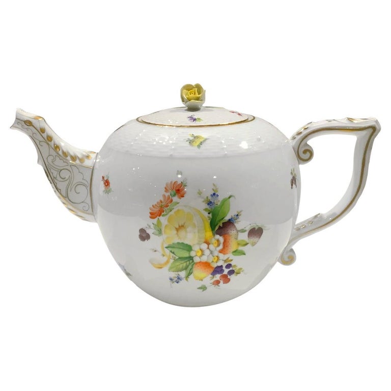 Giant 4,8 L Fruits and Flowers Herend Porcelain Teapot For Sale at 1stDibs