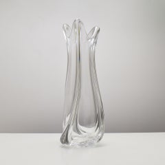 Vase géant de 50 cm en cristal transparent soufflé massif sculpté par Val St. Lambert